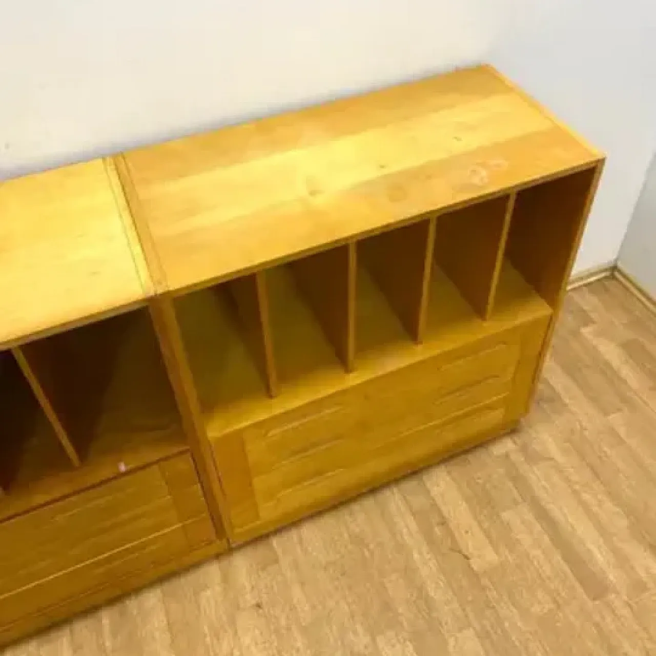 Armadi retrò di Tatra, anni '70 4