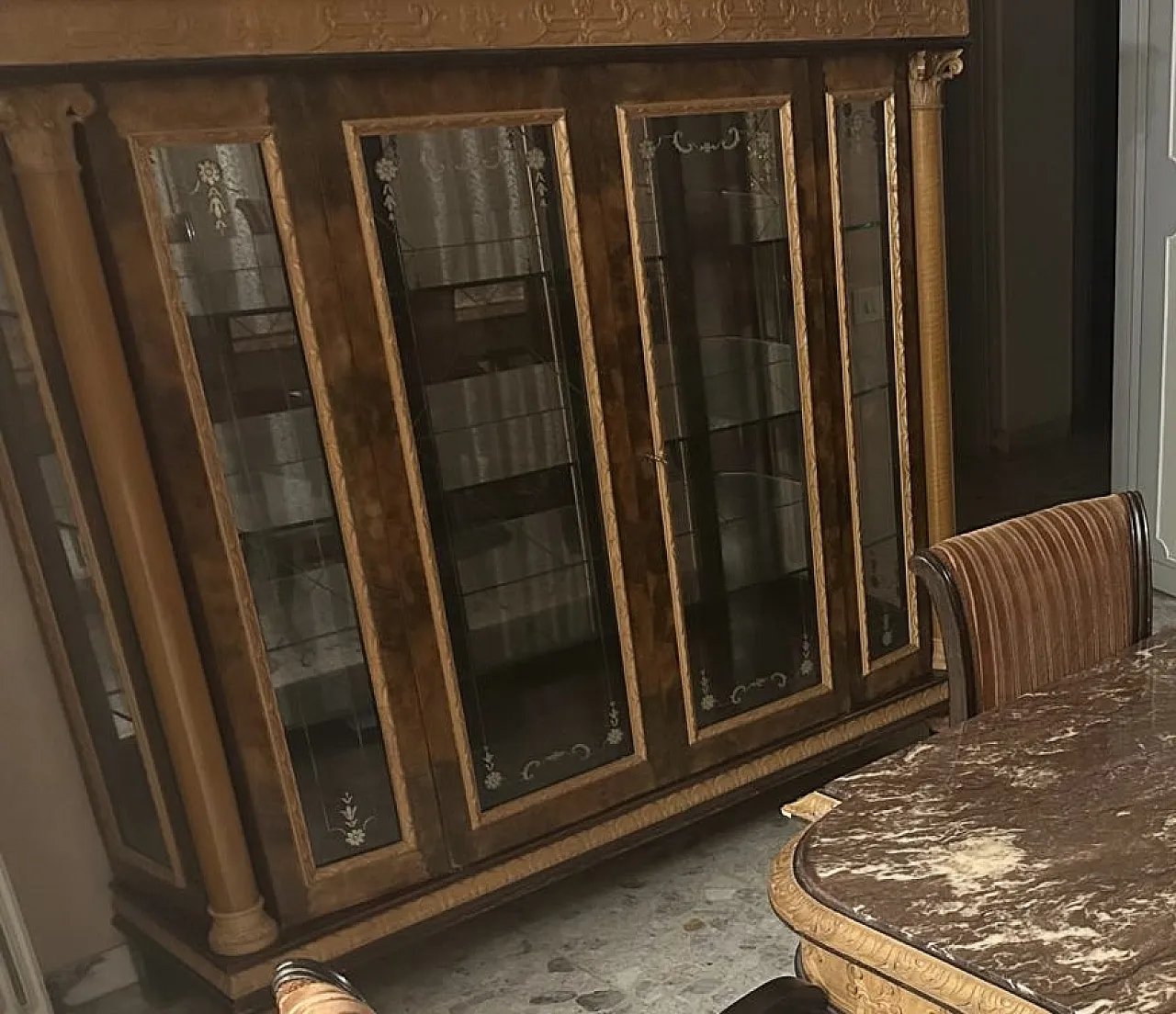 Showcase in carved wood and cut glass in eclectic style, 50s 3