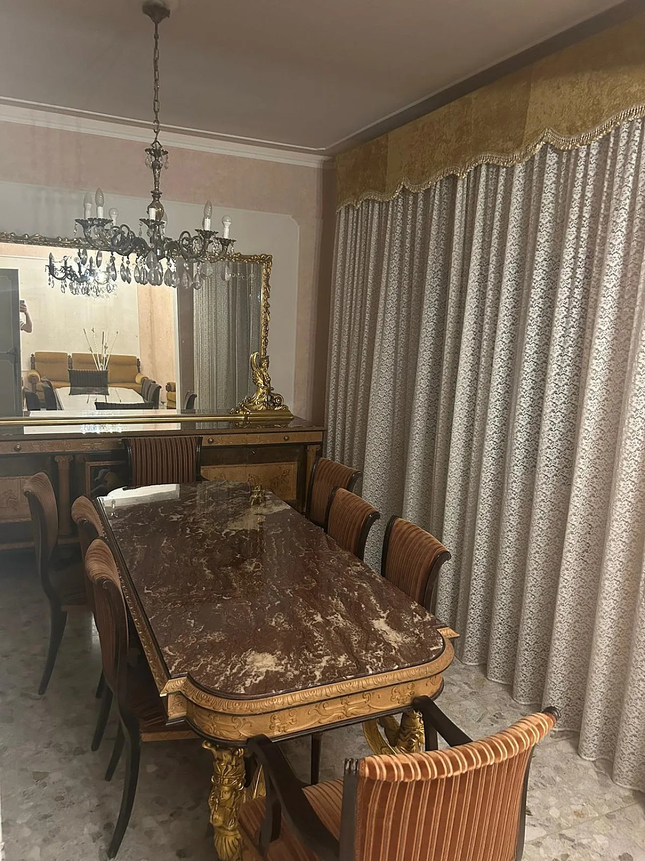 Set with shaped table carved in eclectic style with 8 chairs, 50s 3