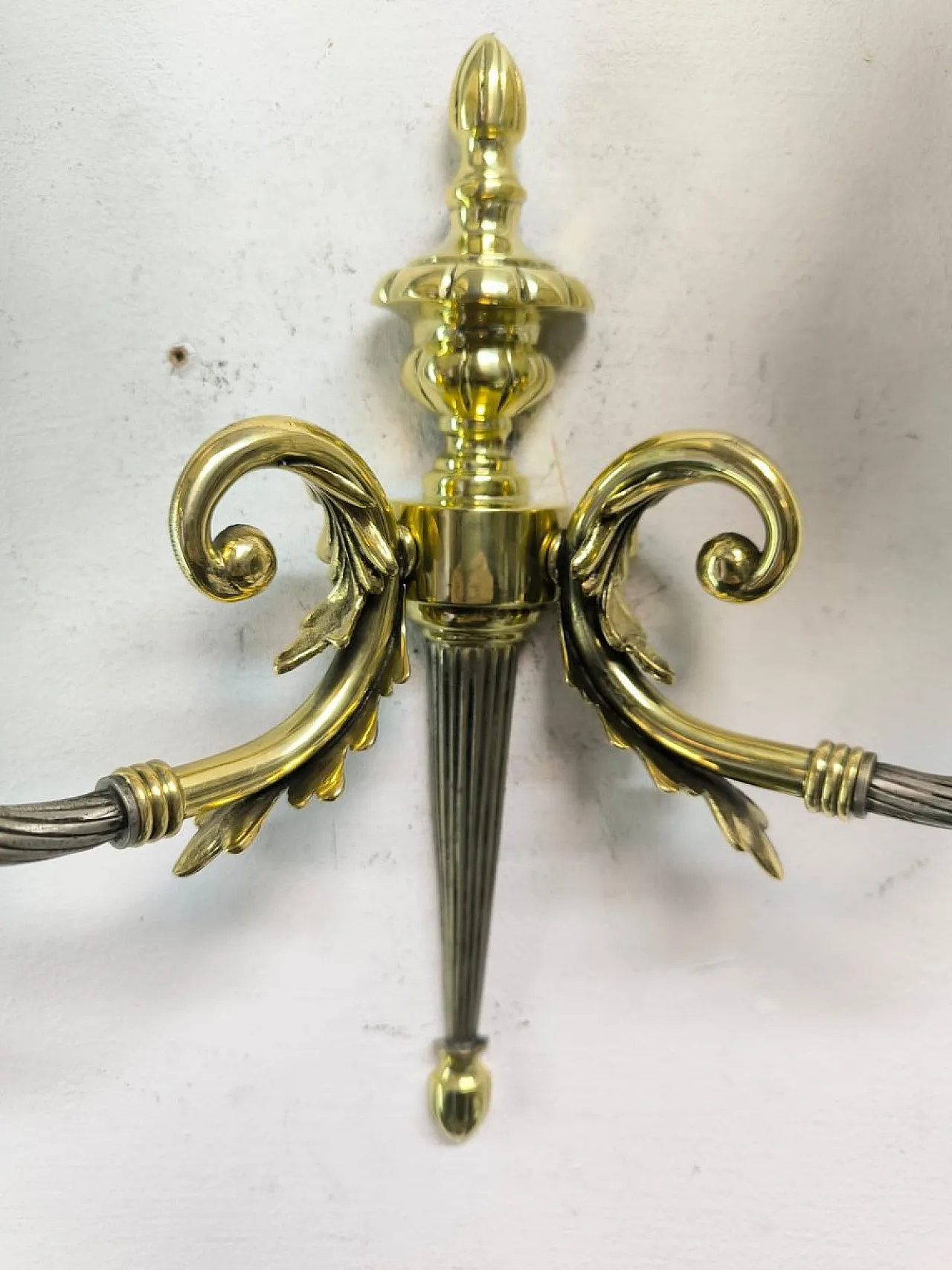 Lampada da parete in ottone con paralumi in seta, anni '50 5