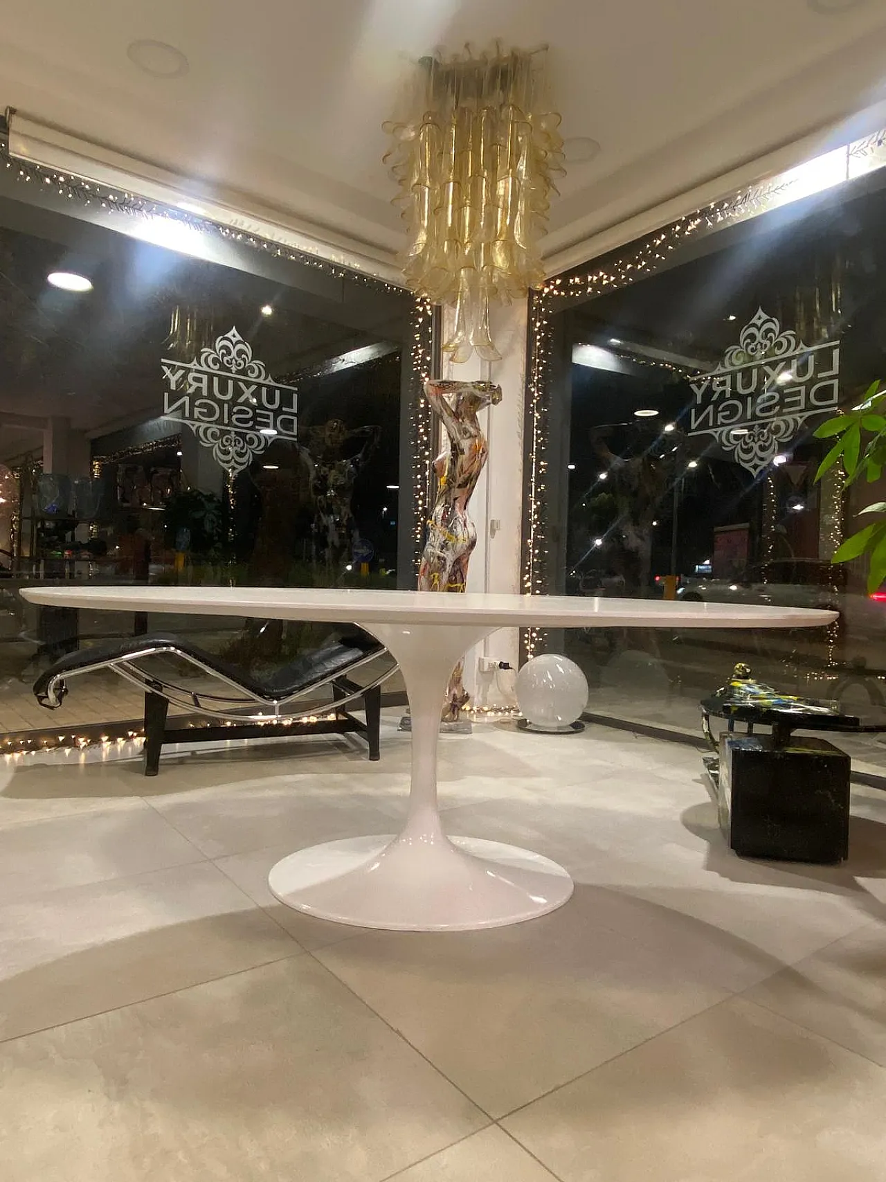 Tulip table by Saarinen for Alivar, 1990s 2