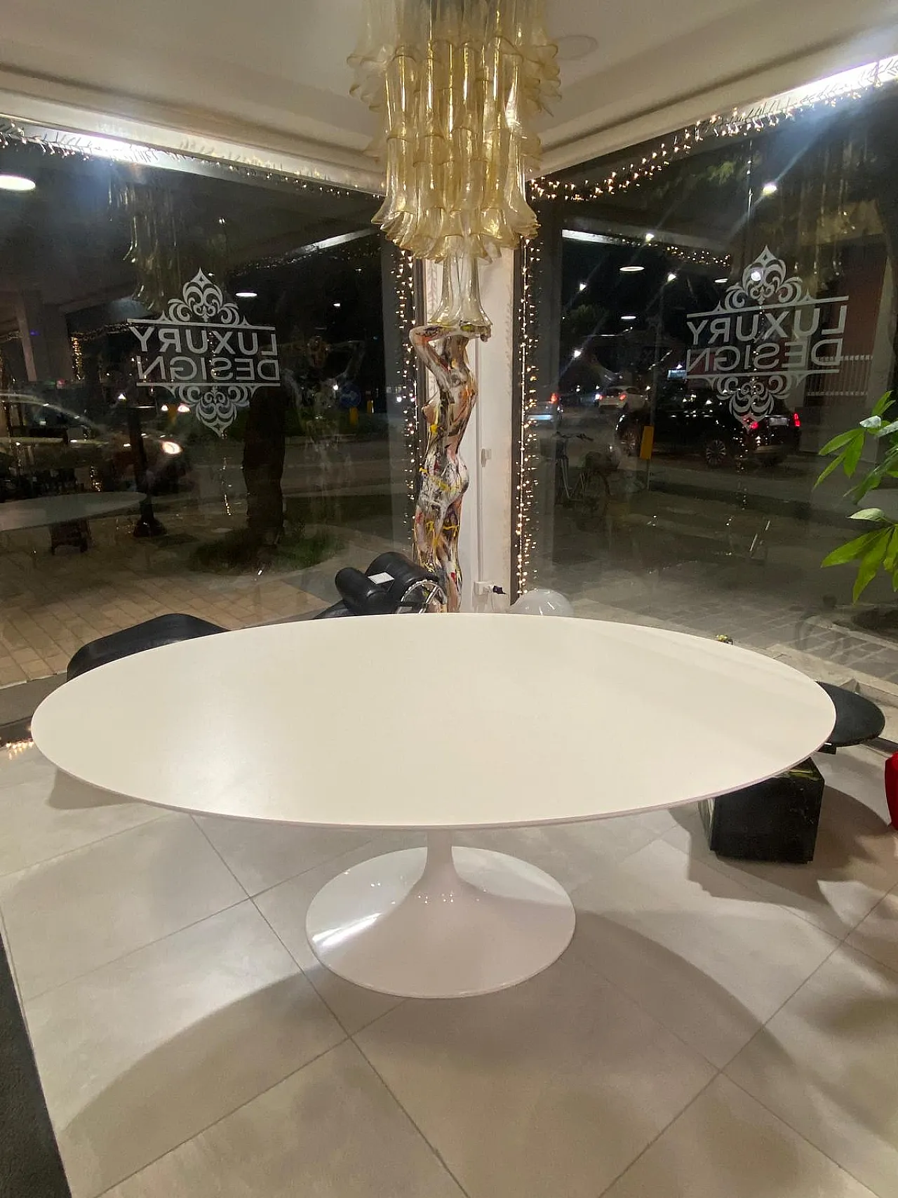 Tulip table by Saarinen for Alivar, 1990s 3