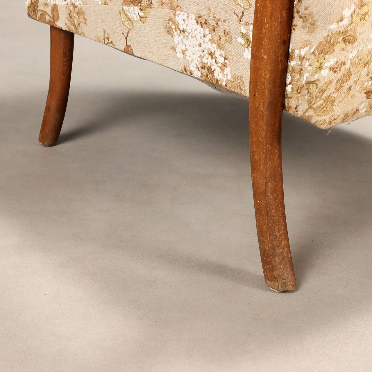 Coppia di poltrone in legno di faggio e tessuto, '900 6