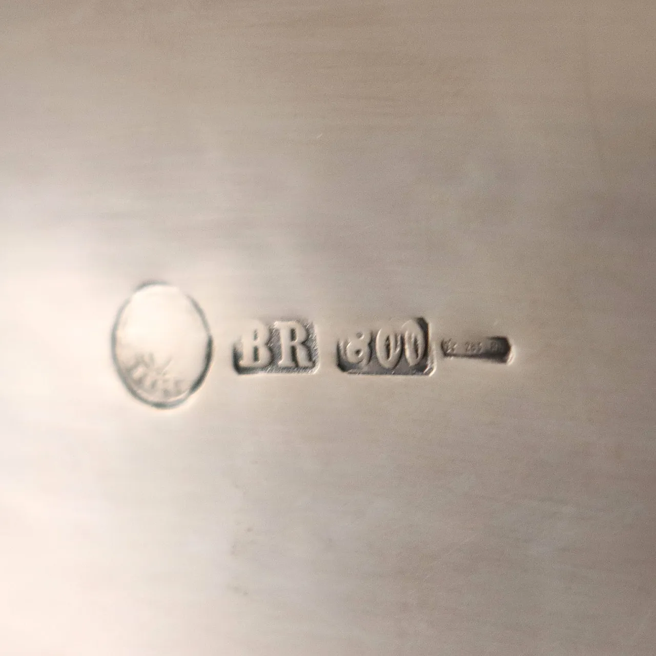 Bacinella in argento martellato, '900 6