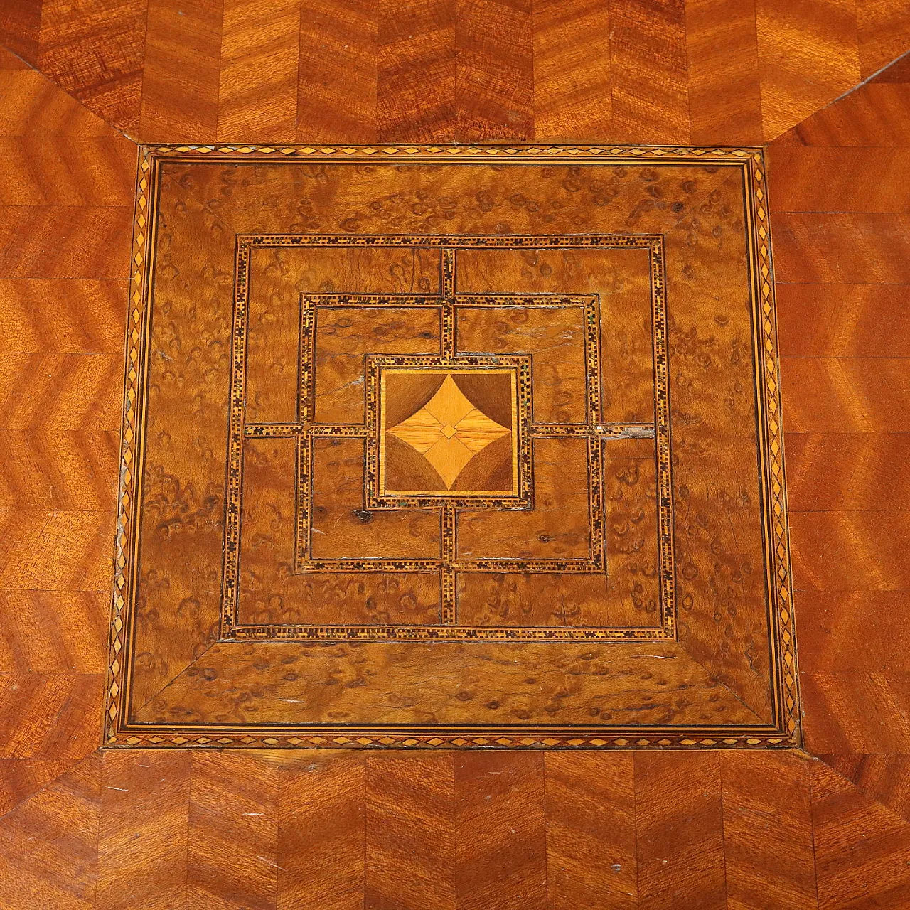 Inlaid and threaded table in various woods and bronze, 19th century 4