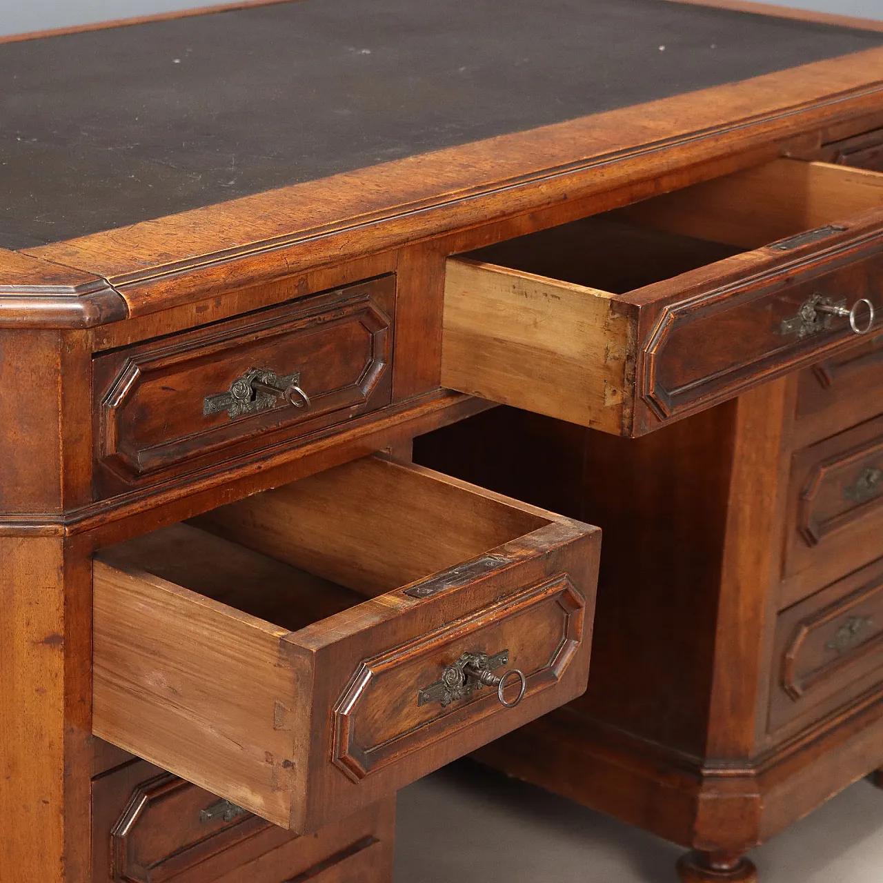 Umbertine walnut desk with leather insert, late 19th century 3