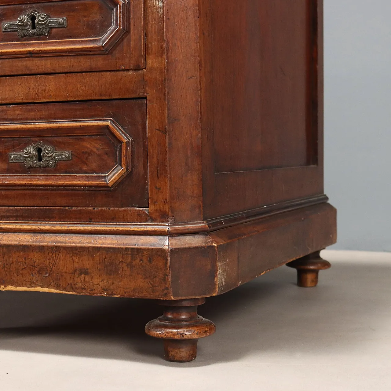 Umbertine walnut desk with leather insert, late 19th century 5