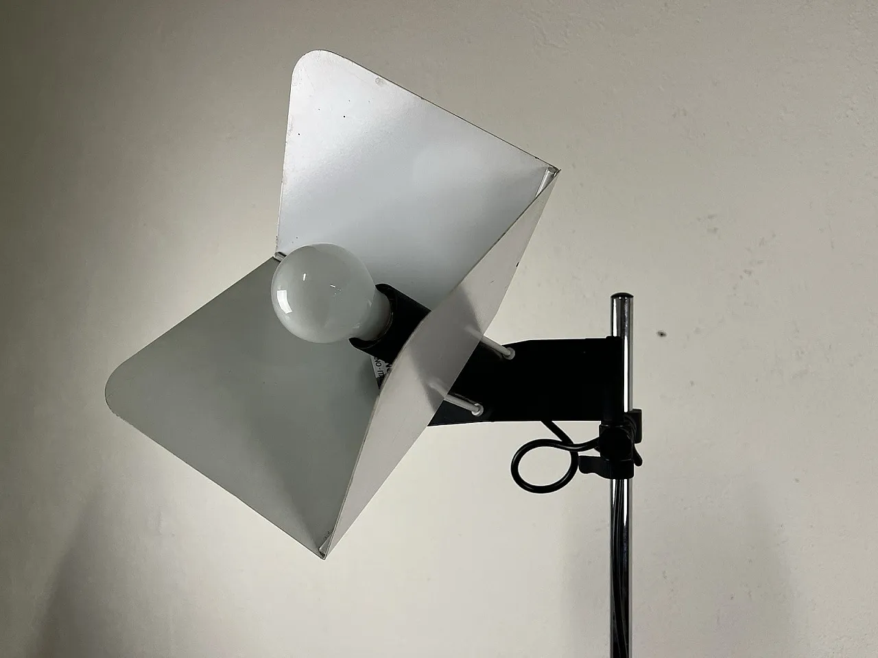 Coppia di lampade Triedro di Joe Colombo per Stilnovo, anni '70 5