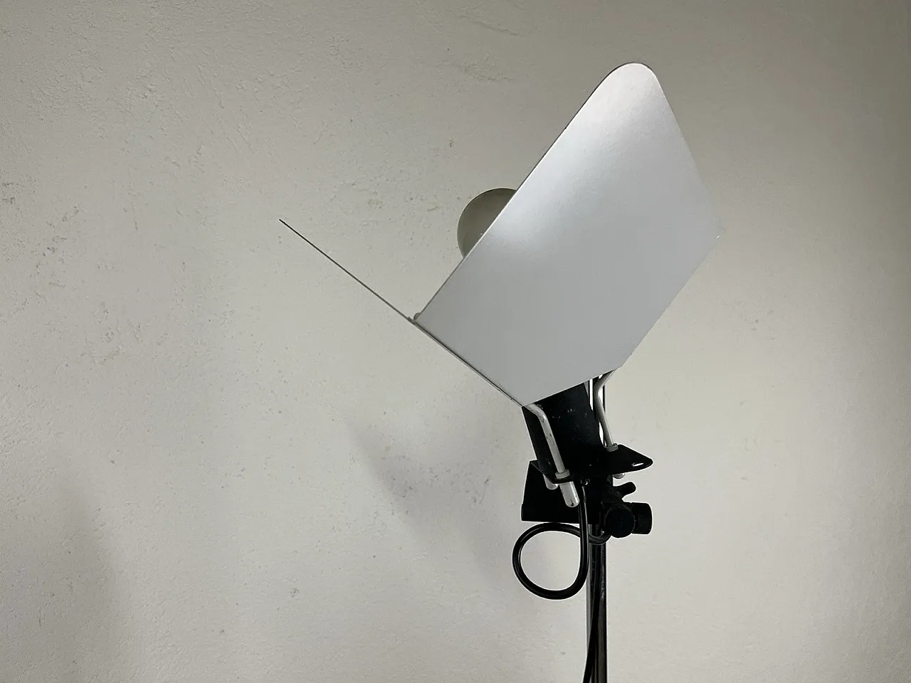 Coppia di lampade Triedro di Joe Colombo per Stilnovo, anni '70 9