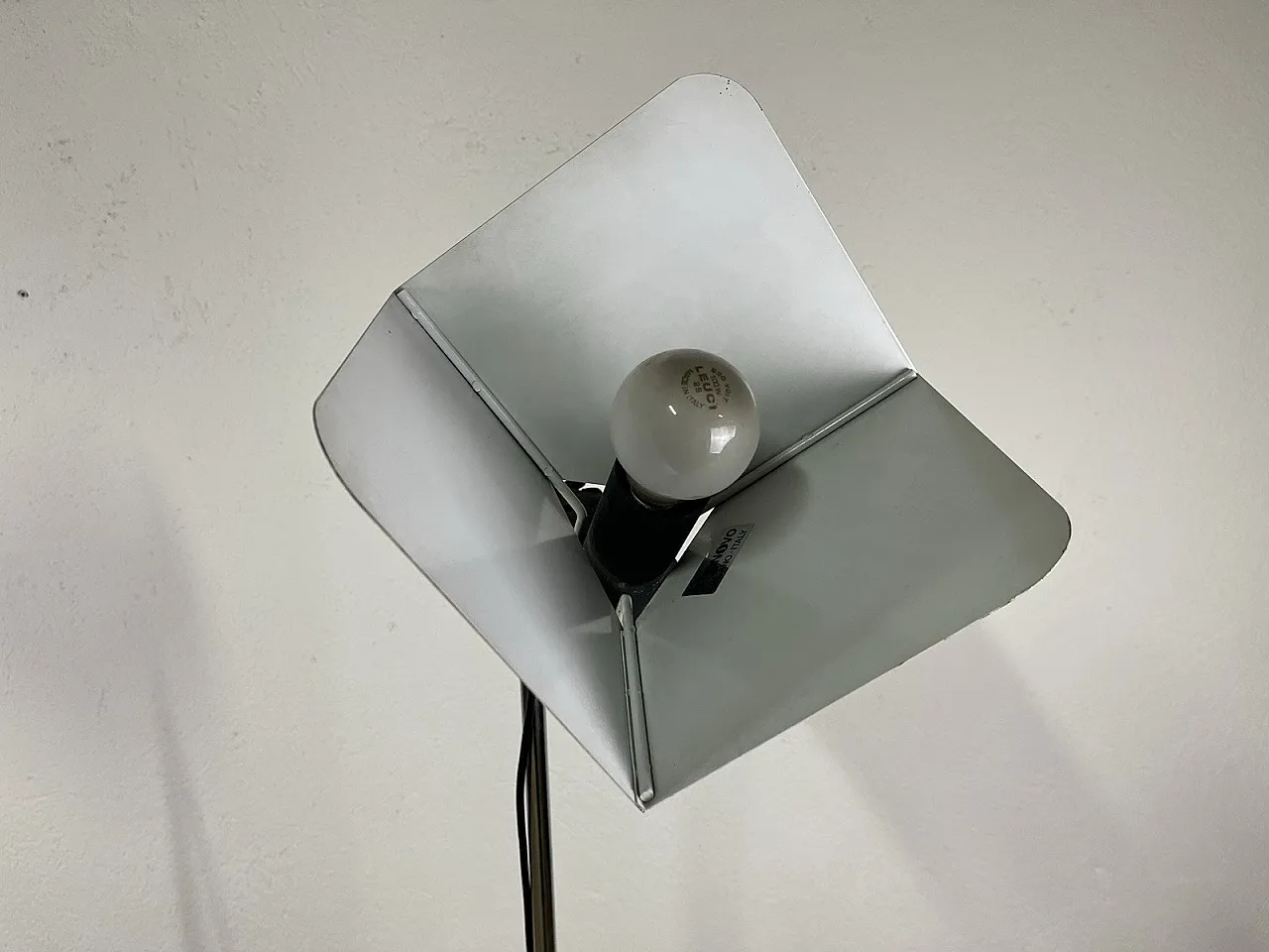 Coppia di lampade Triedro di Joe Colombo per Stilnovo, anni '70 13