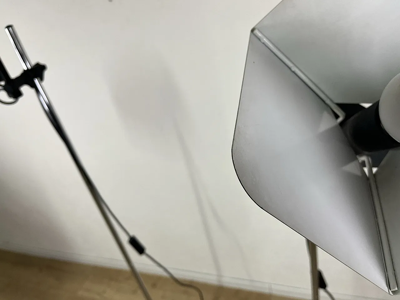 Coppia di lampade Triedro di Joe Colombo per Stilnovo, anni '70 14