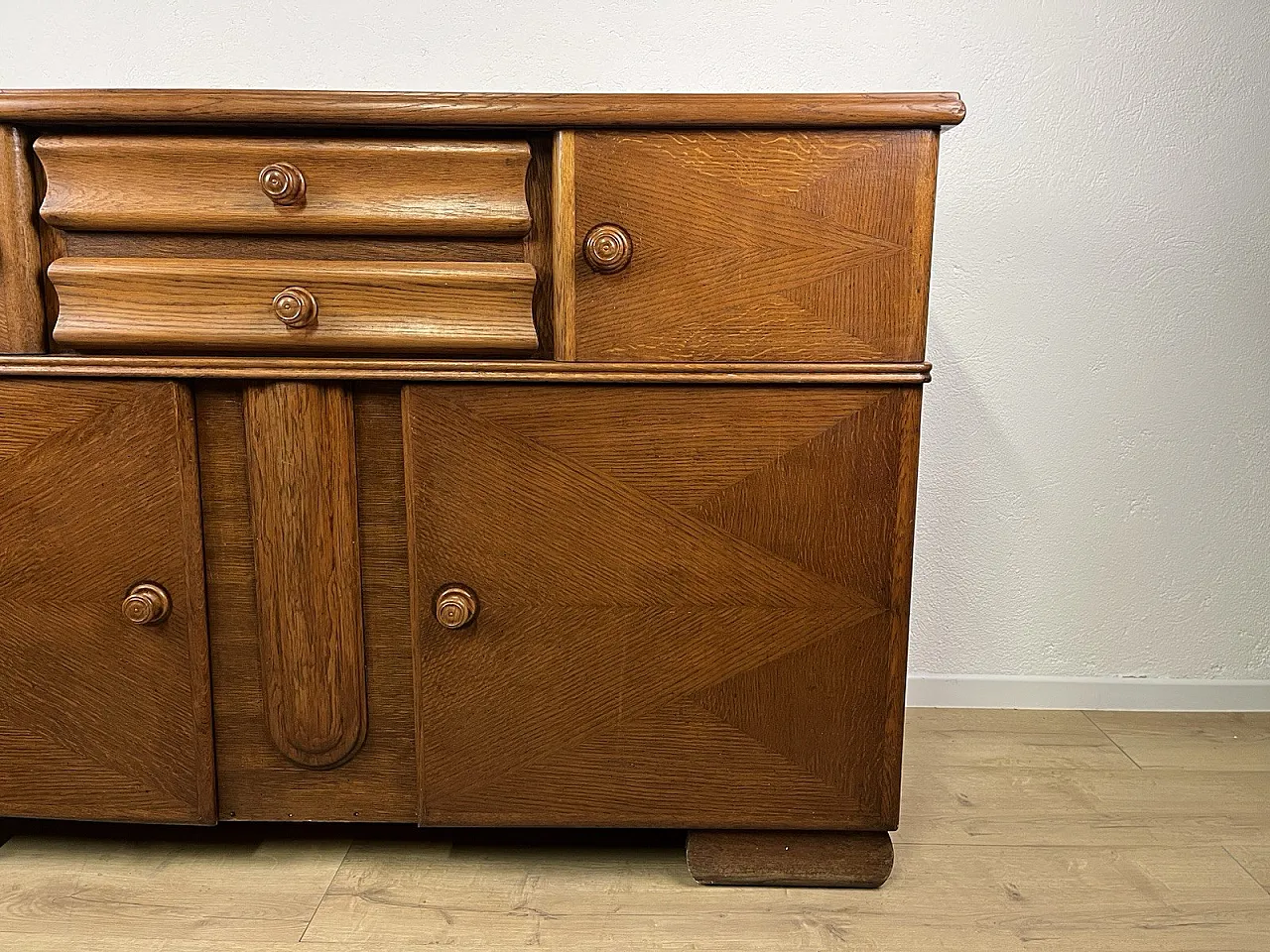 Credenza in legno di rovere curvato, anni '50 4