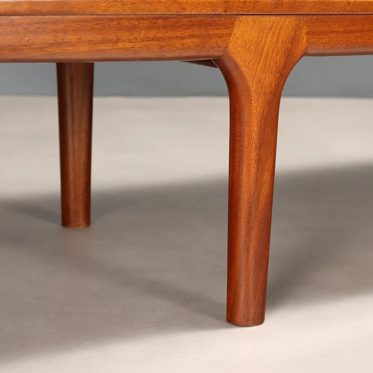 Credenza impiallacciata in teak, '900 9