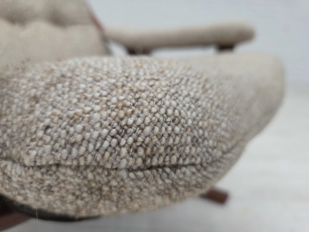 Poltrona norvegese, tessuto misto lana, legno curvato, anni '70 4