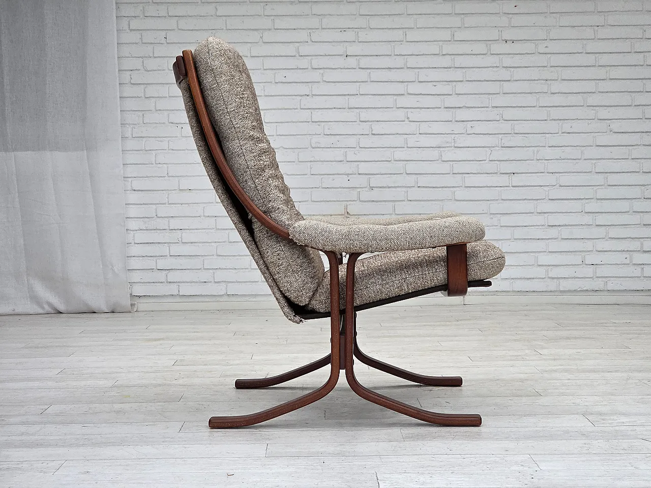 Poltrona norvegese, tessuto misto lana, legno curvato, anni '70 6