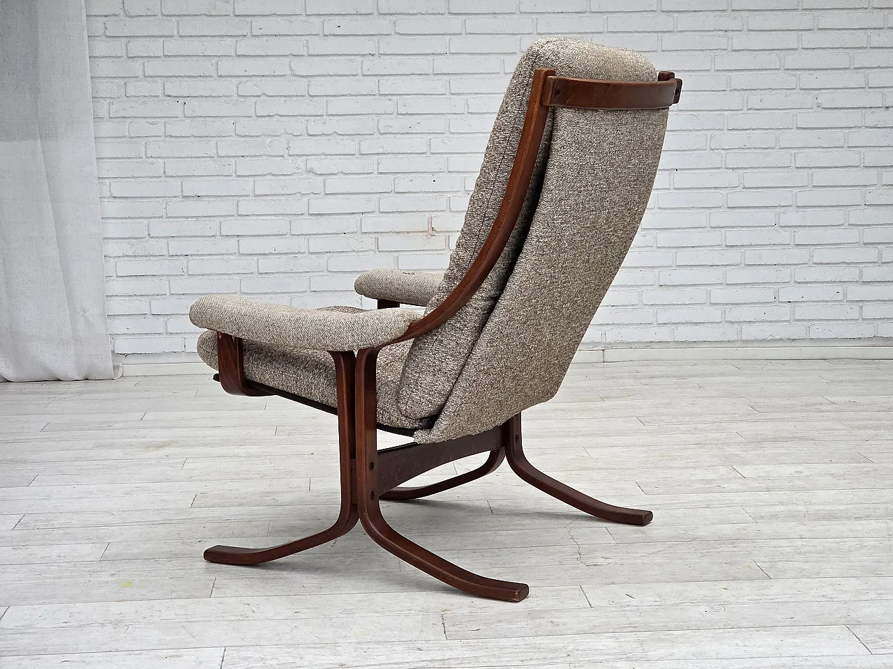 Poltrona norvegese, tessuto misto lana, legno curvato, anni '70 9