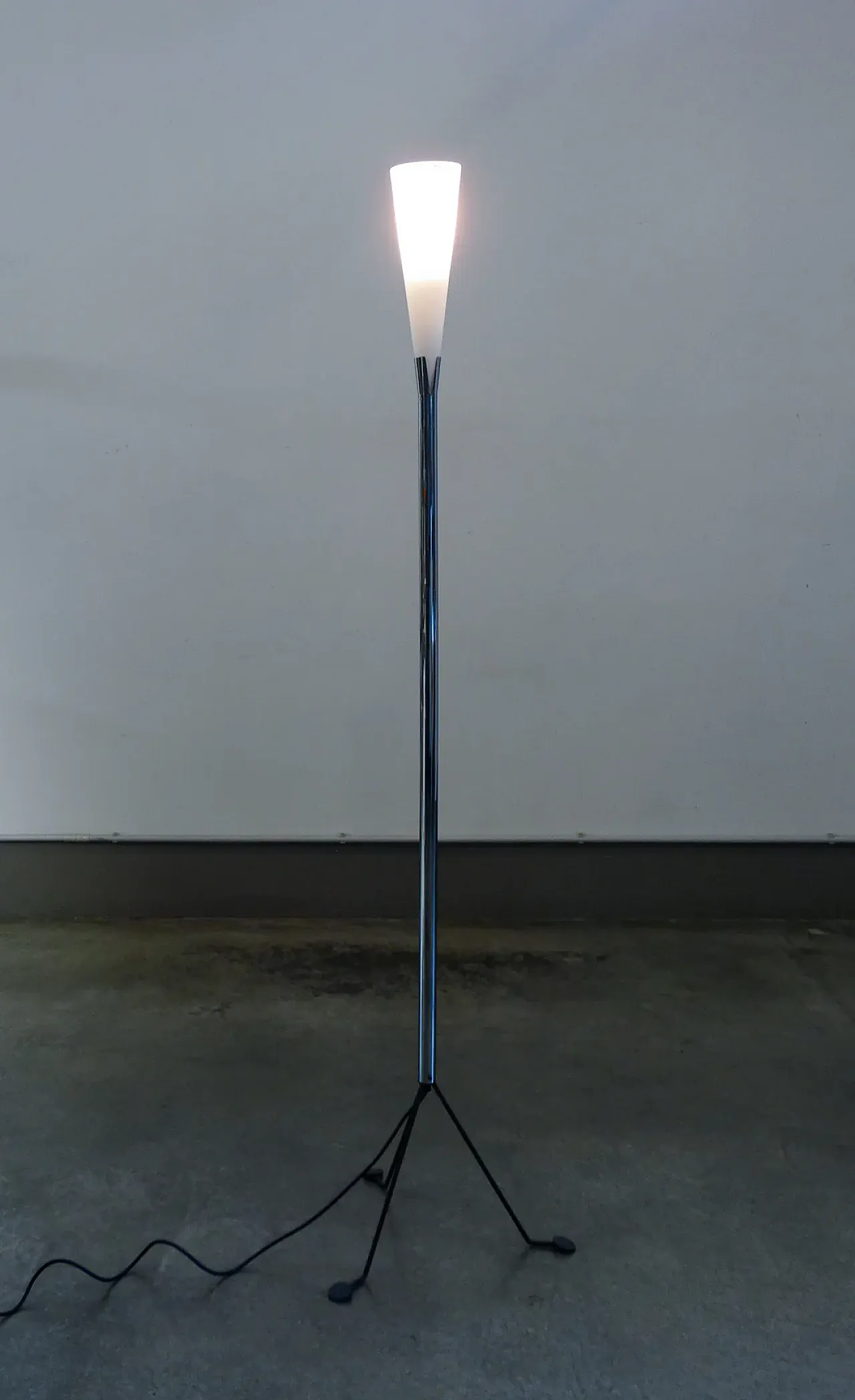 Veart opaline glass and metal floor lamp, 1980s 5