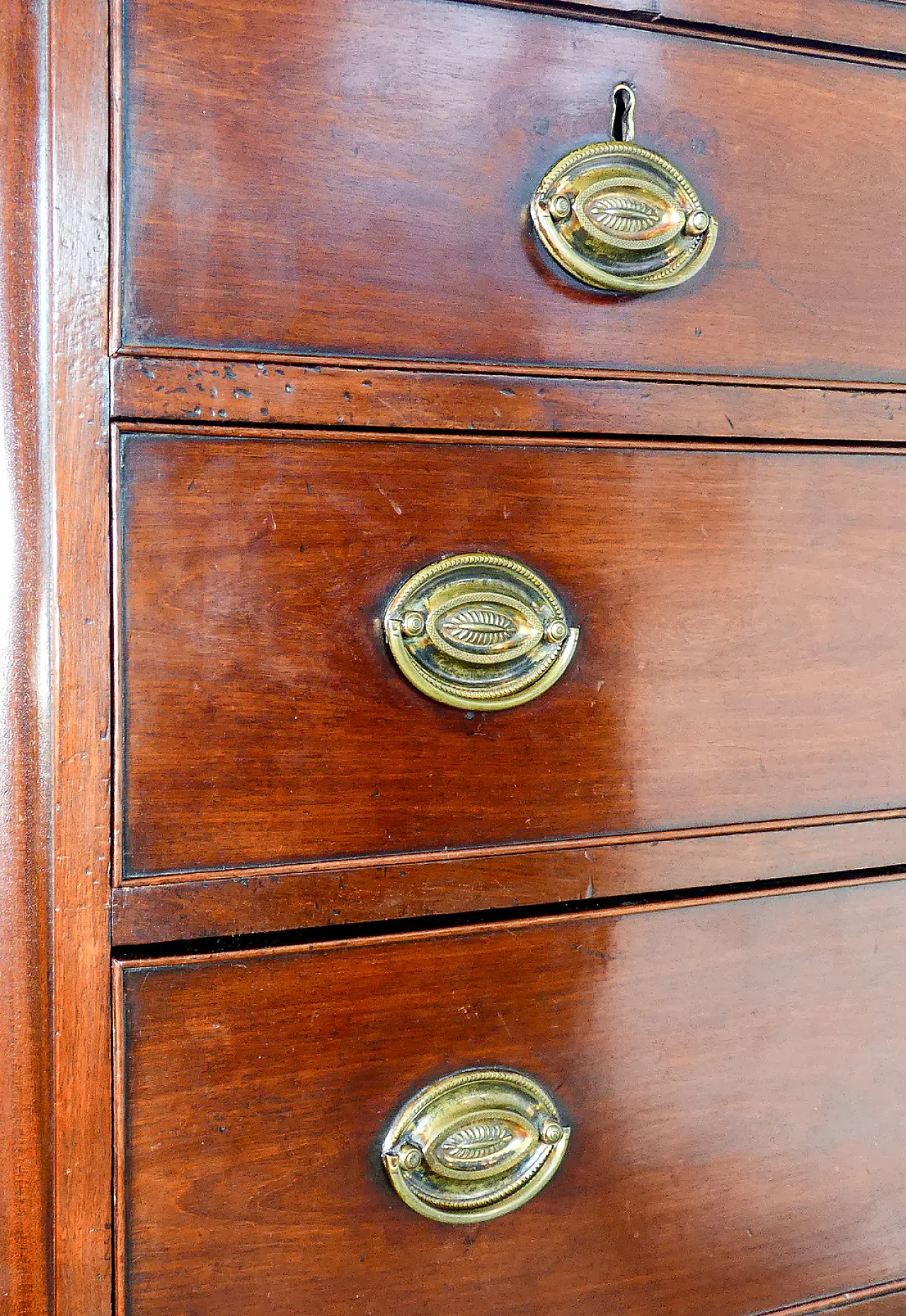 Eight-drawer chest of drawers in laminated wood, late 18th century 8
