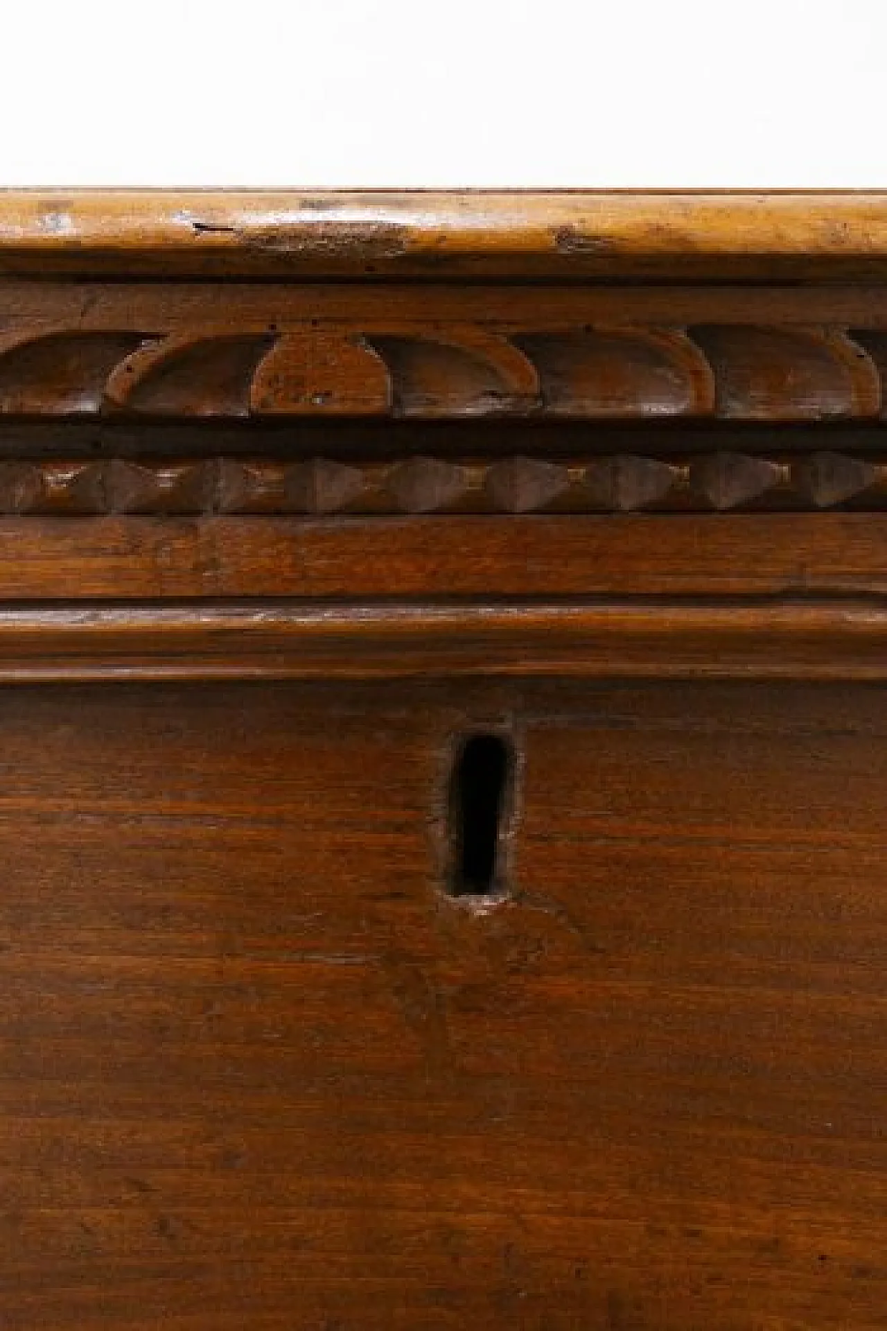 Walnut wood chest, 18th century 2
