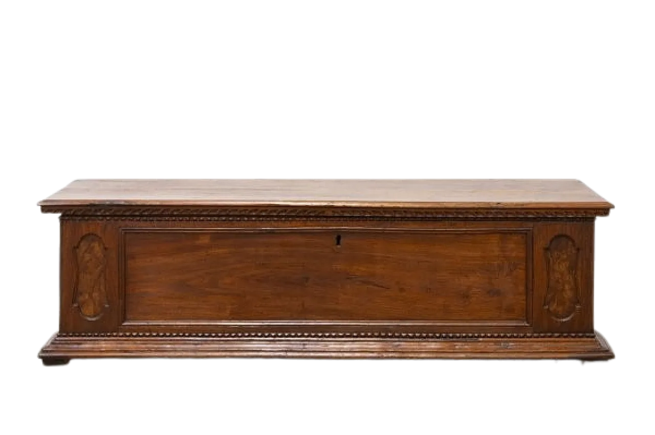 Walnut wood chest, 18th century 11