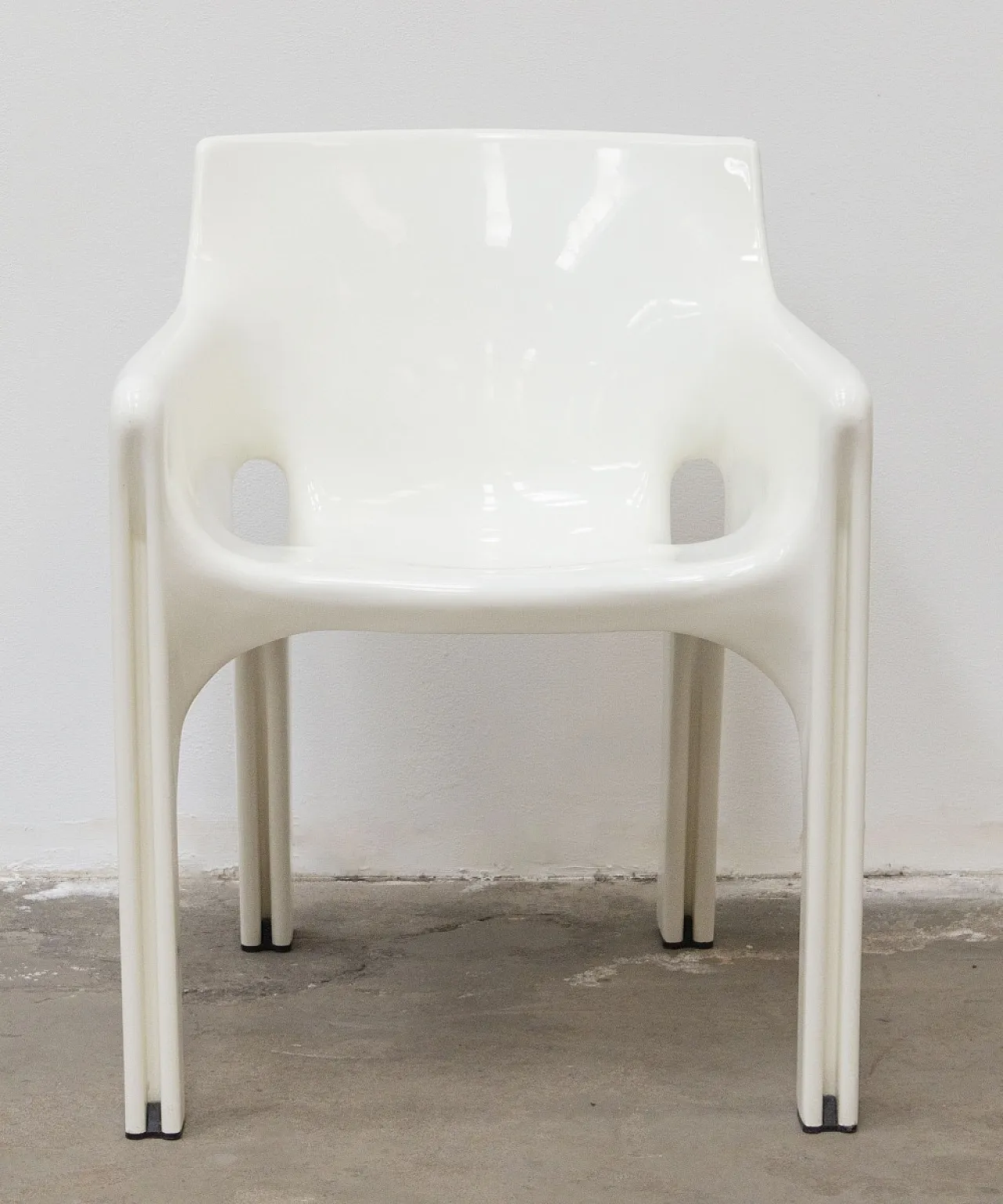 Pair of Gaudí chairs by Vico Magistretti for Artemide, 1970s 11
