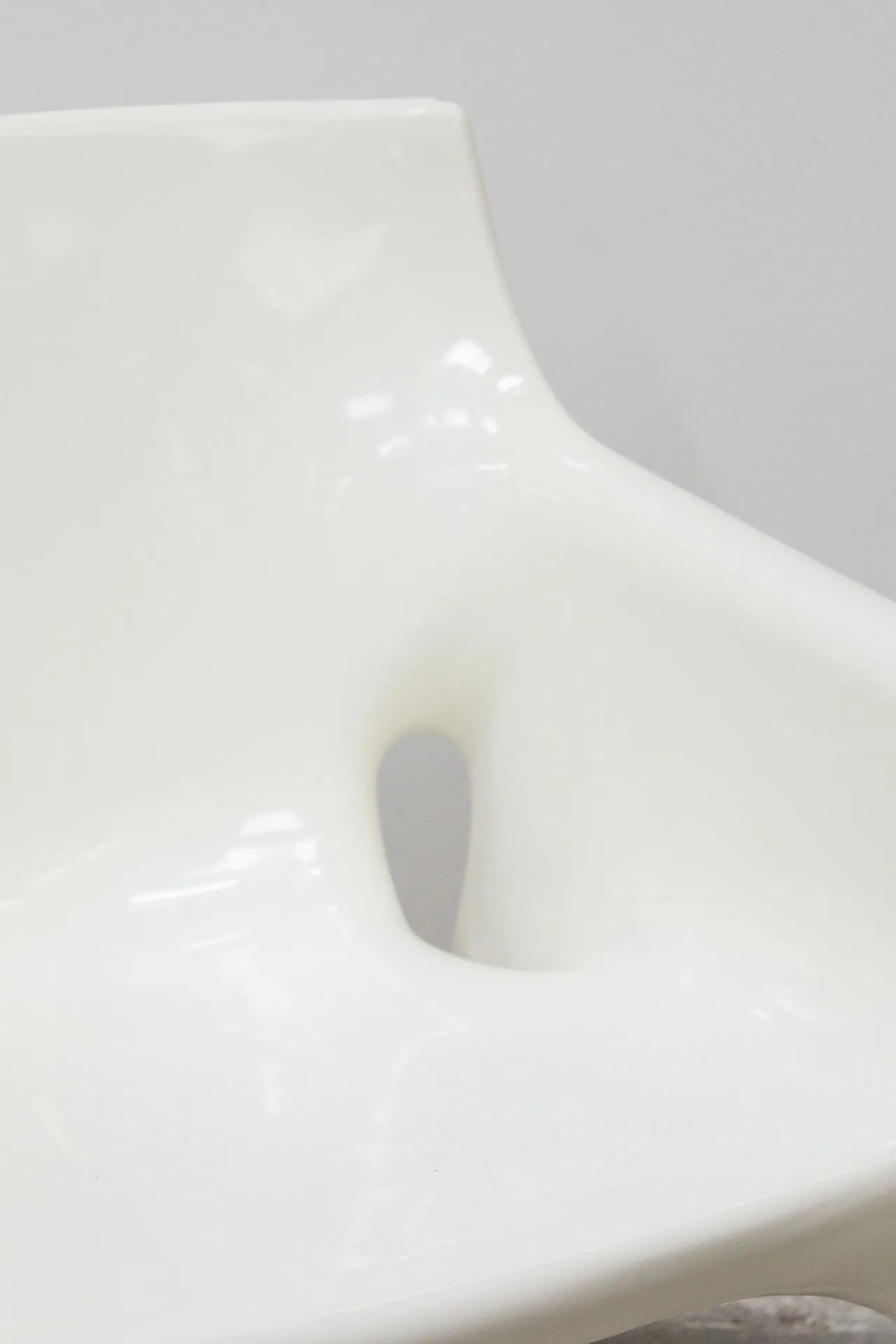 Pair of Gaudí chairs by Vico Magistretti for Artemide, 1970s 12