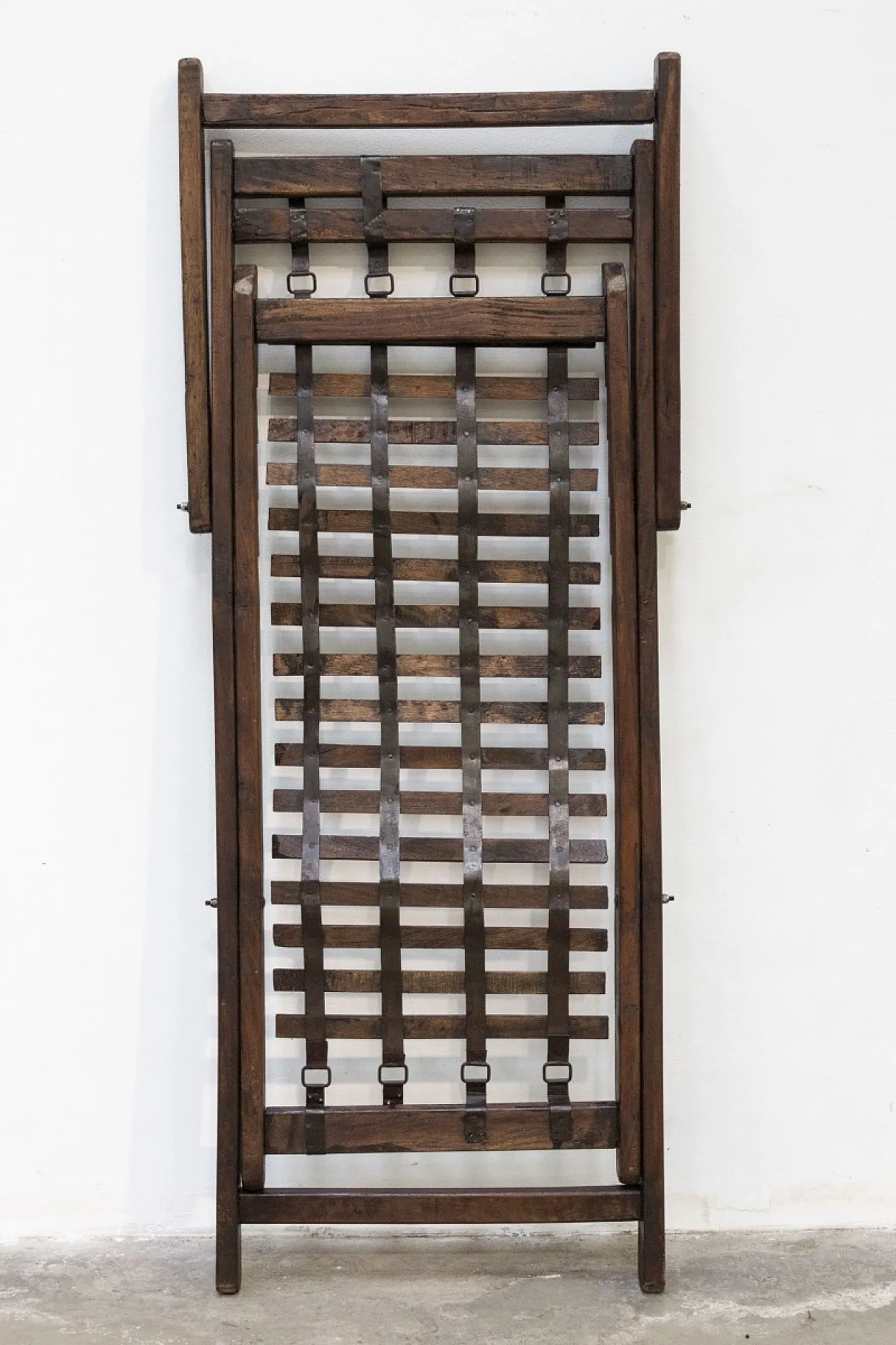 Colonial teak wood and iron deck chair, 20th century 1