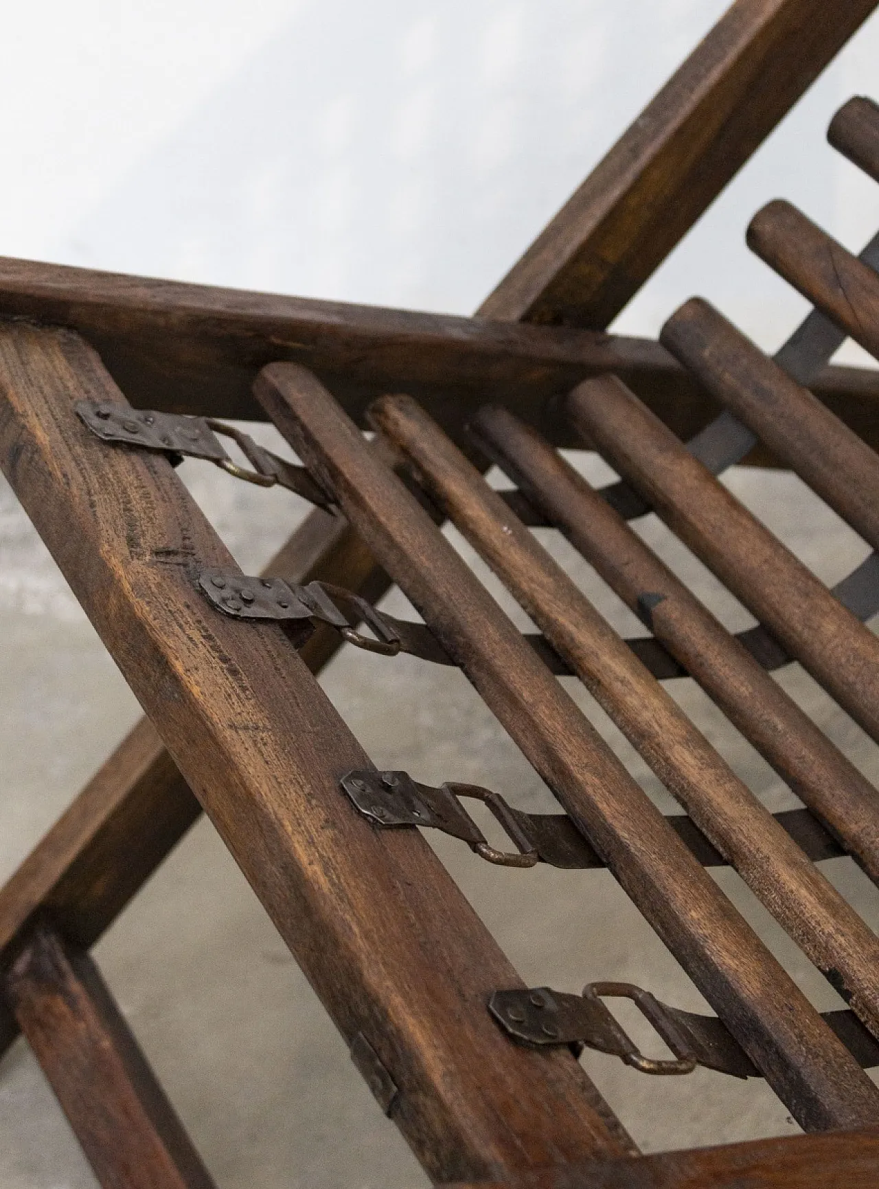 Colonial teak wood and iron deck chair, 20th century 4