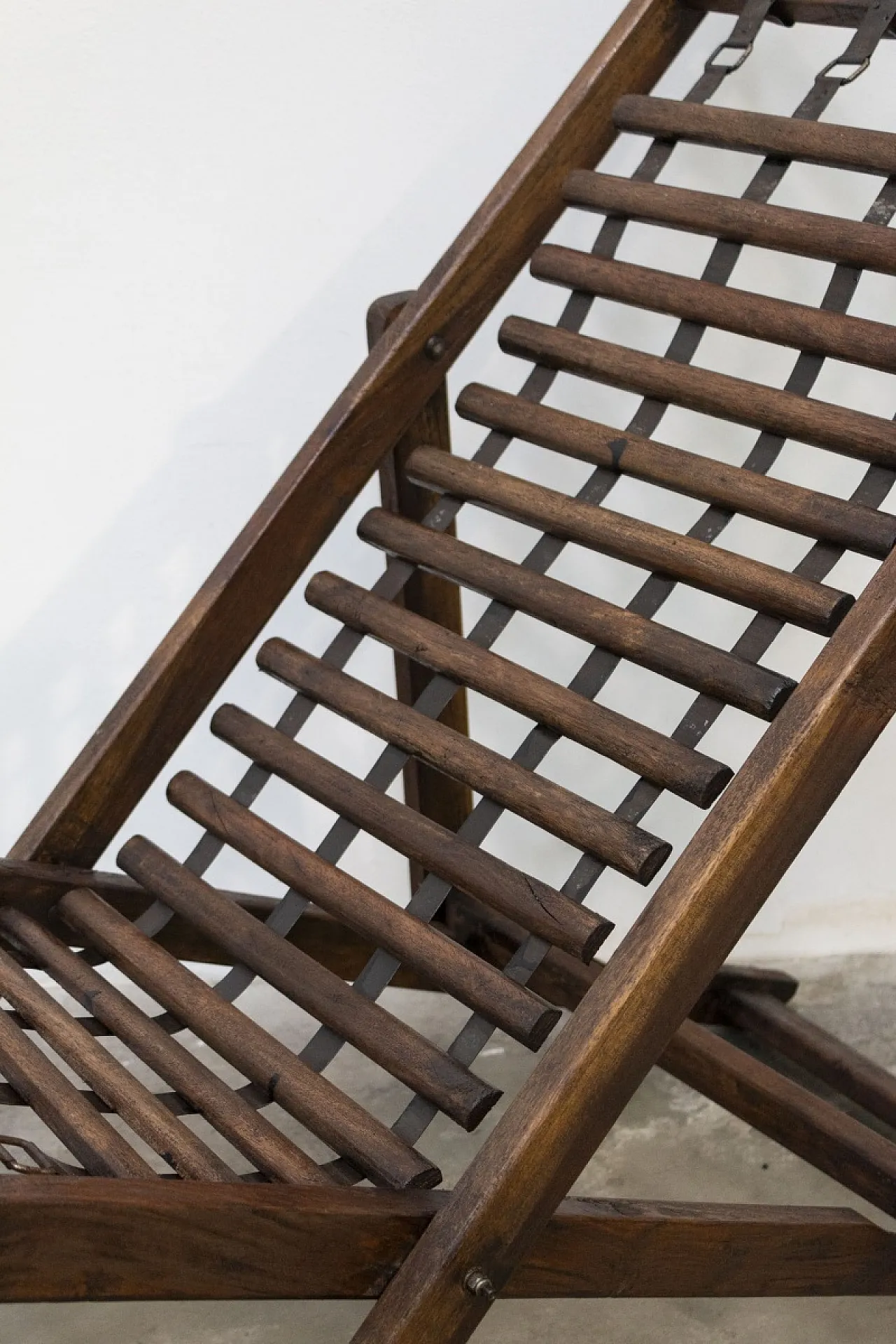 Colonial teak wood and iron deck chair, 20th century 9