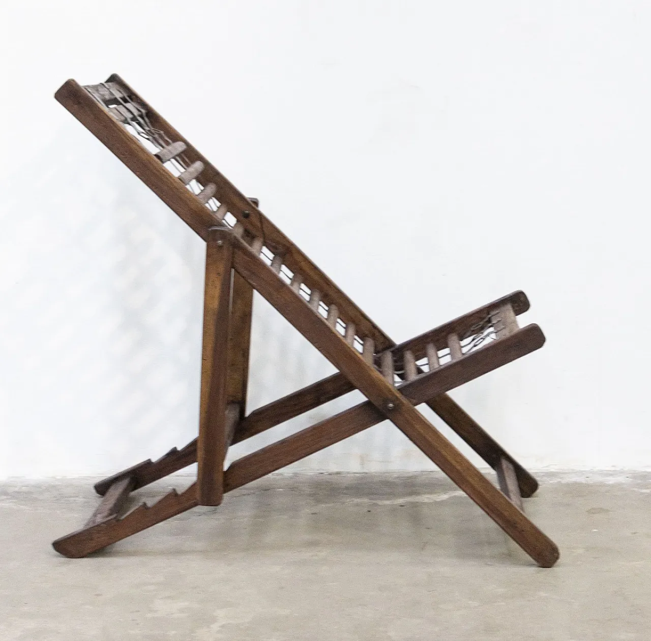 Colonial teak wood and iron deck chair, 20th century 10