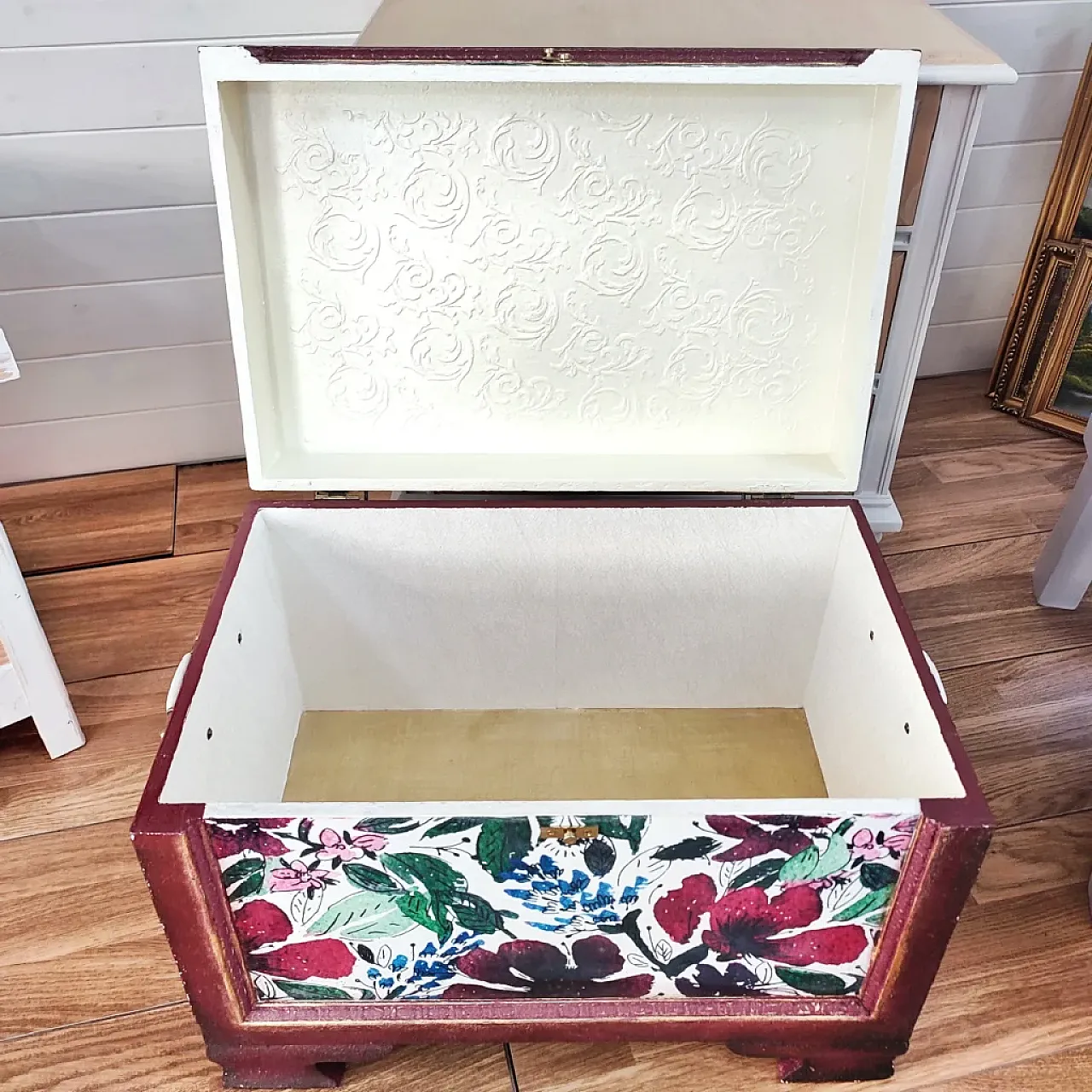 Bralia wooden trunk, 20th century 2