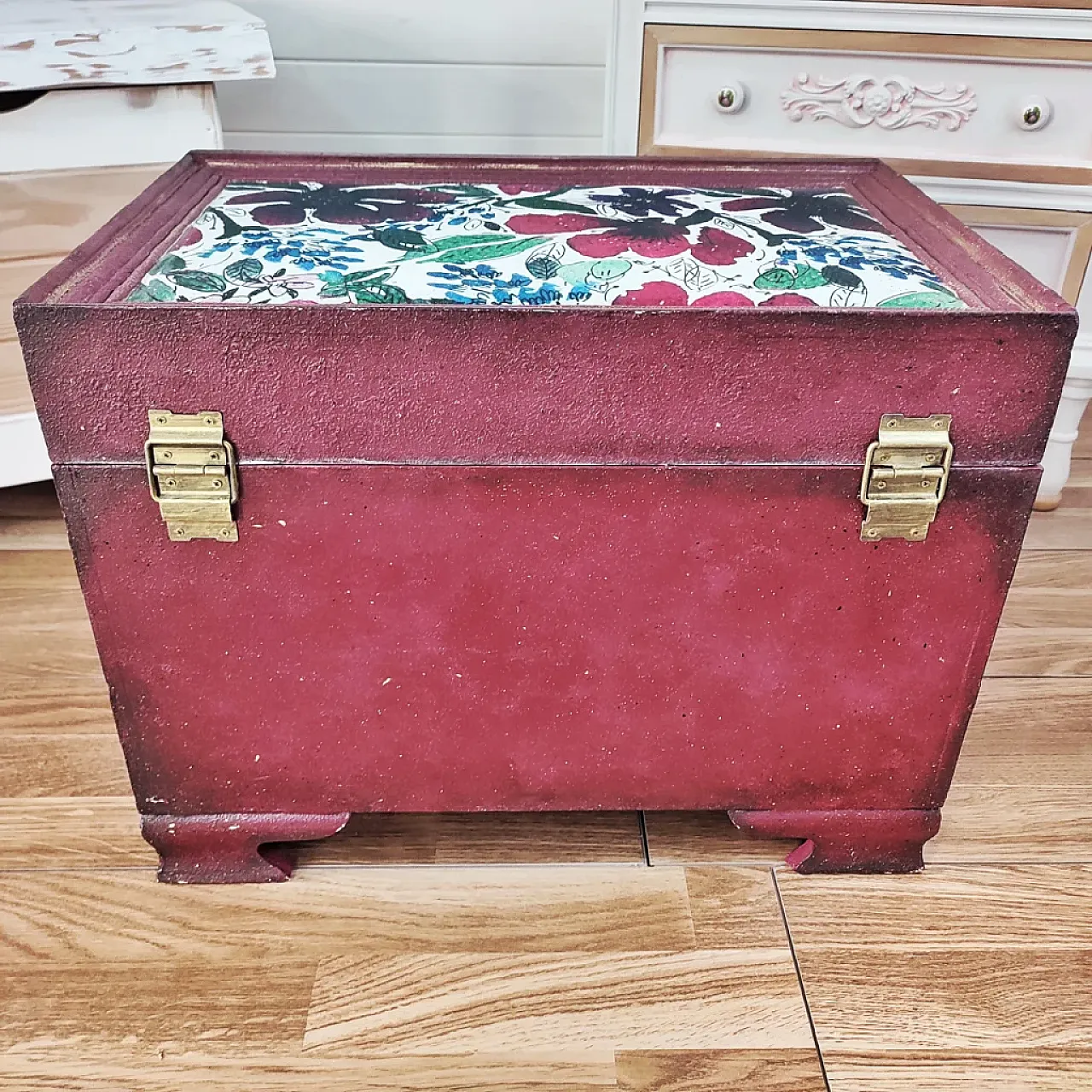 Bralia wooden trunk, 20th century 3