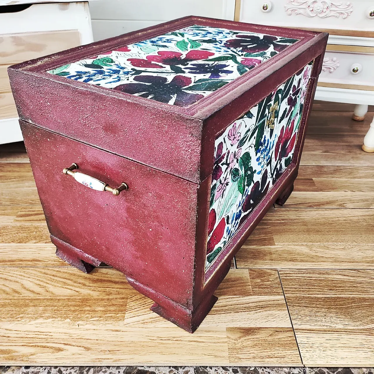 Bralia wooden trunk, 20th century 4