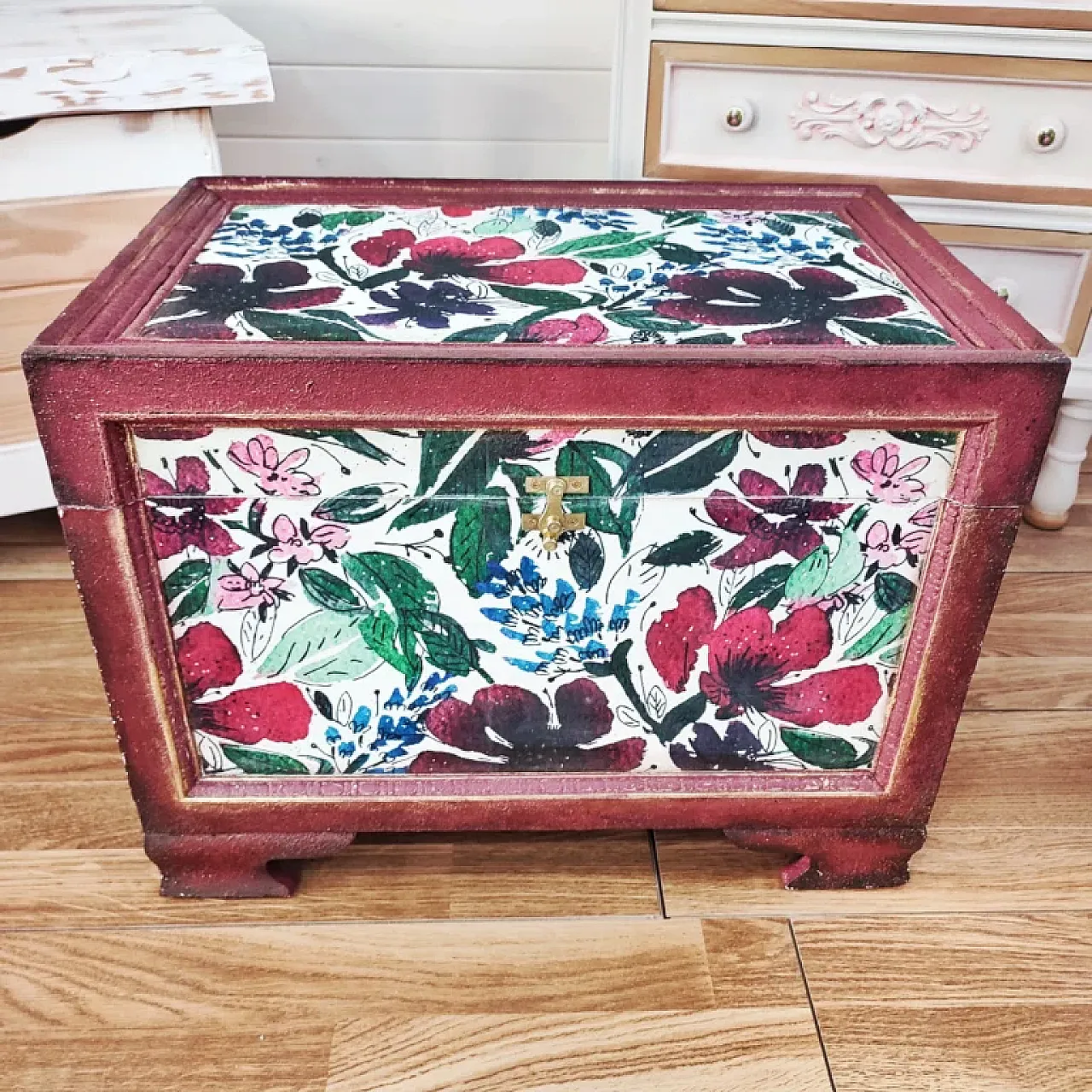 Bralia wooden trunk, 20th century 6