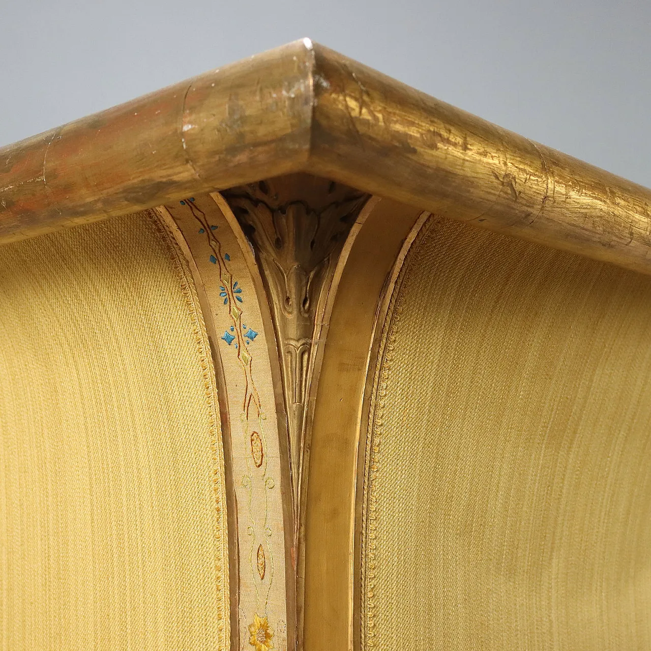 Open-back sofa in carved and gilded wood, late 19th century 6