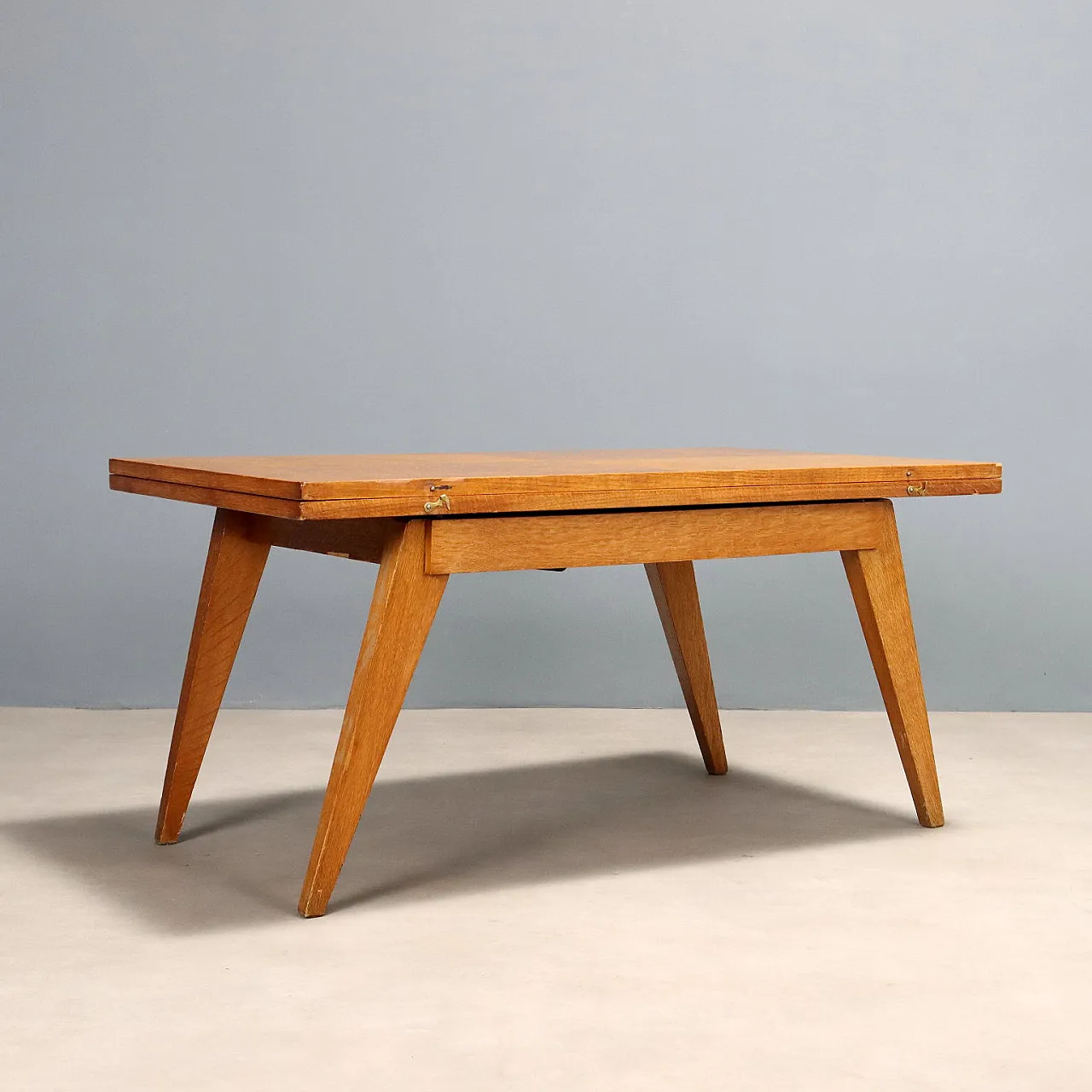 Oak veneer coffee table, 20th century 7