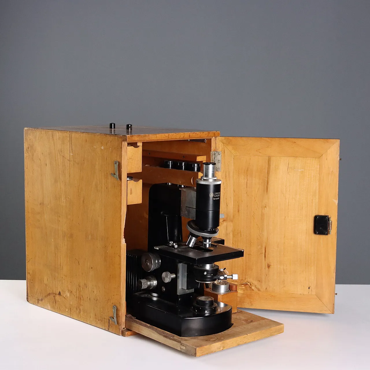 Professional optical laboratory microscope, 20th century 1
