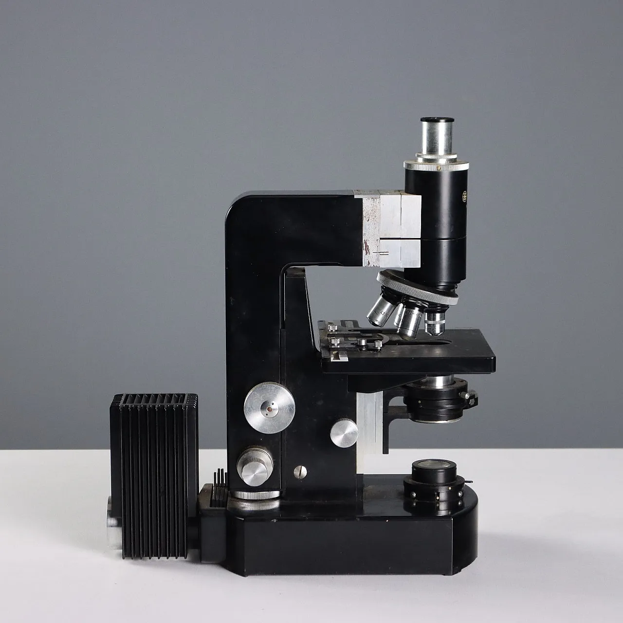 Professional optical laboratory microscope, 20th century 8