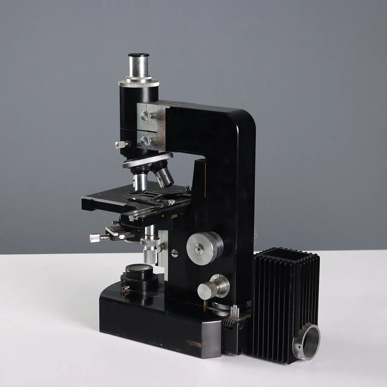 Professional optical laboratory microscope, 20th century 9