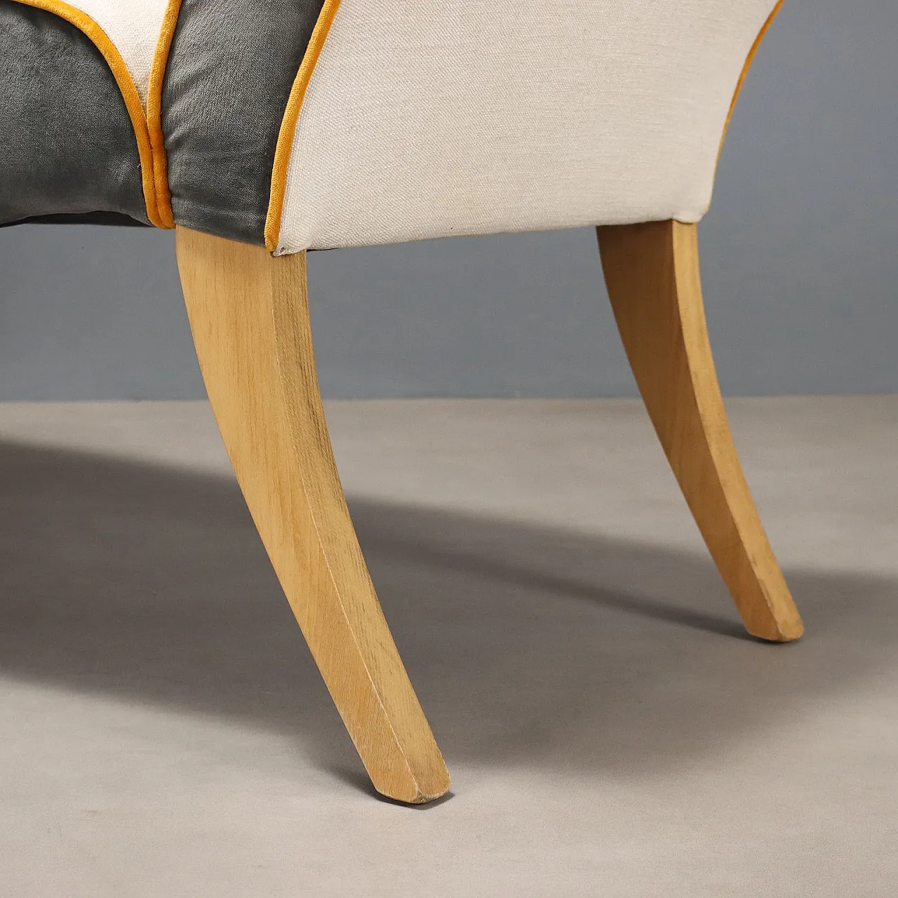 Pair of beech and embroidered fabric benches, 20th century 7