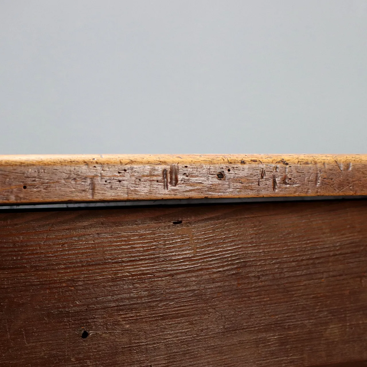 Neo-Renaissance style walnut table, early 20th century 4