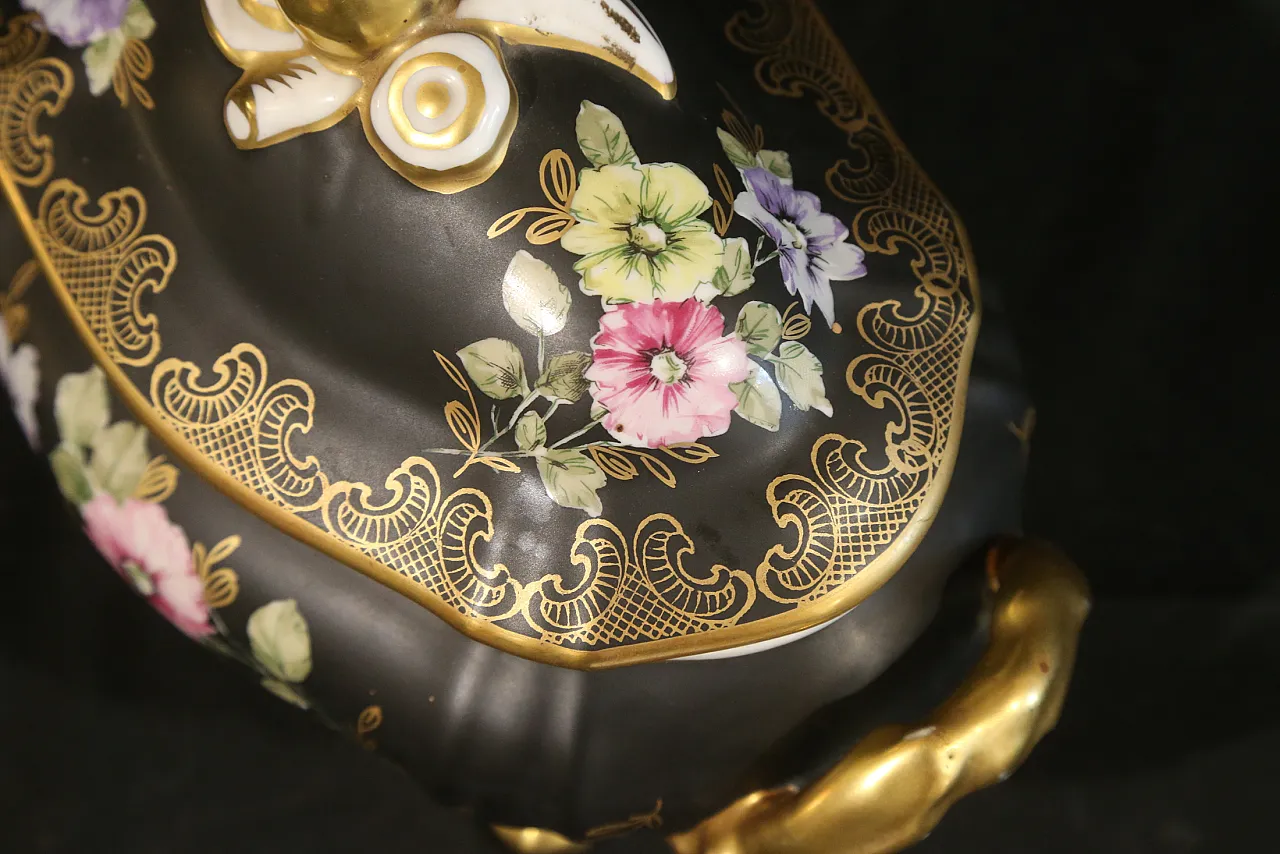 Black and gold Vieux Limoges porcelain bon bon jewelry box, 1960s 17