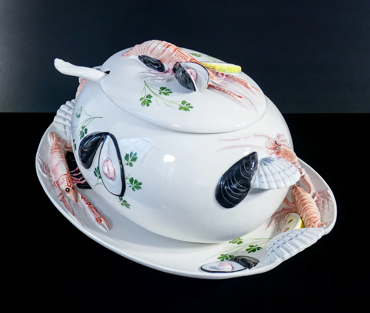 TRE ART tureen with tray and ladle, 1980s 8