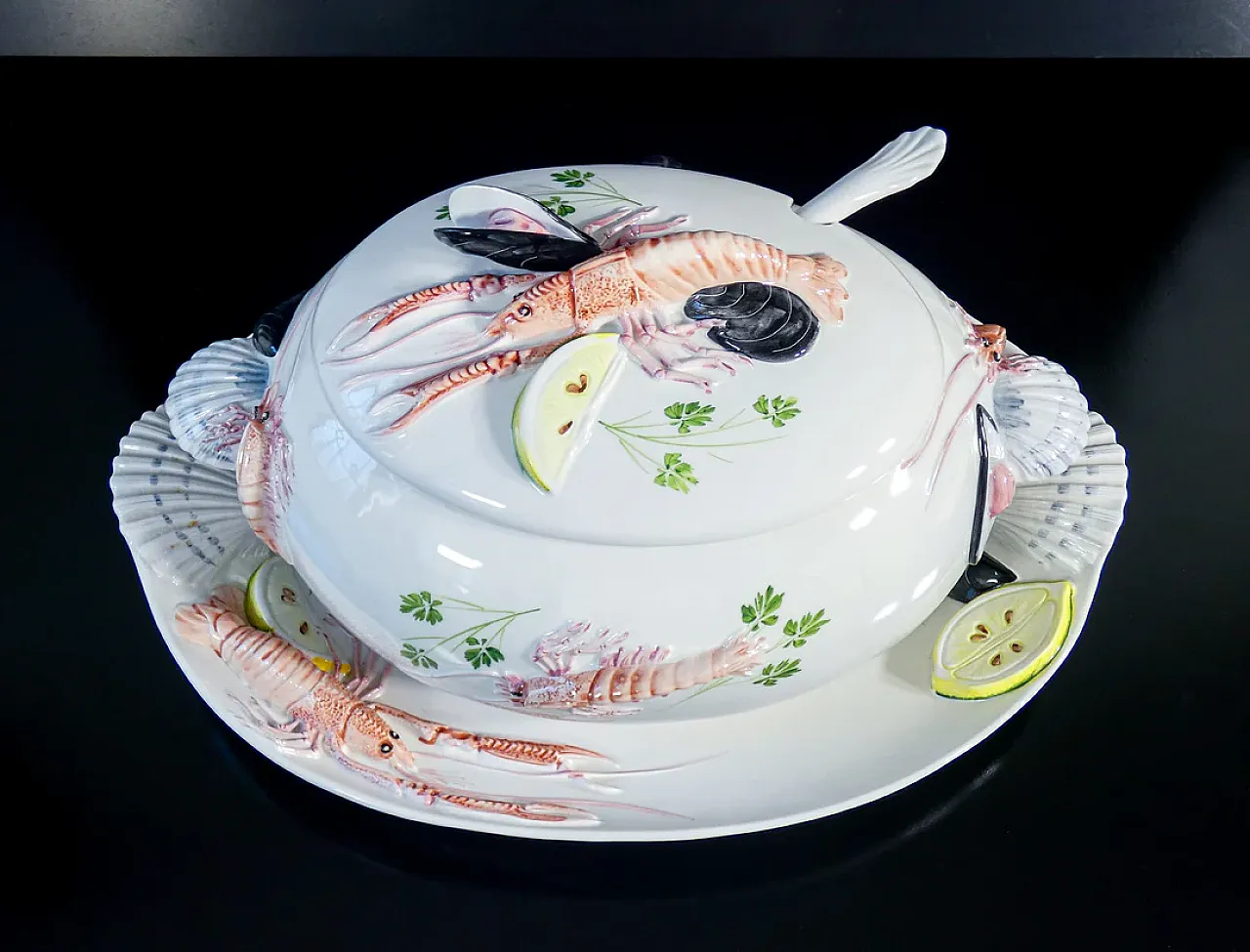TRE ART tureen with tray and ladle, 1980s 12