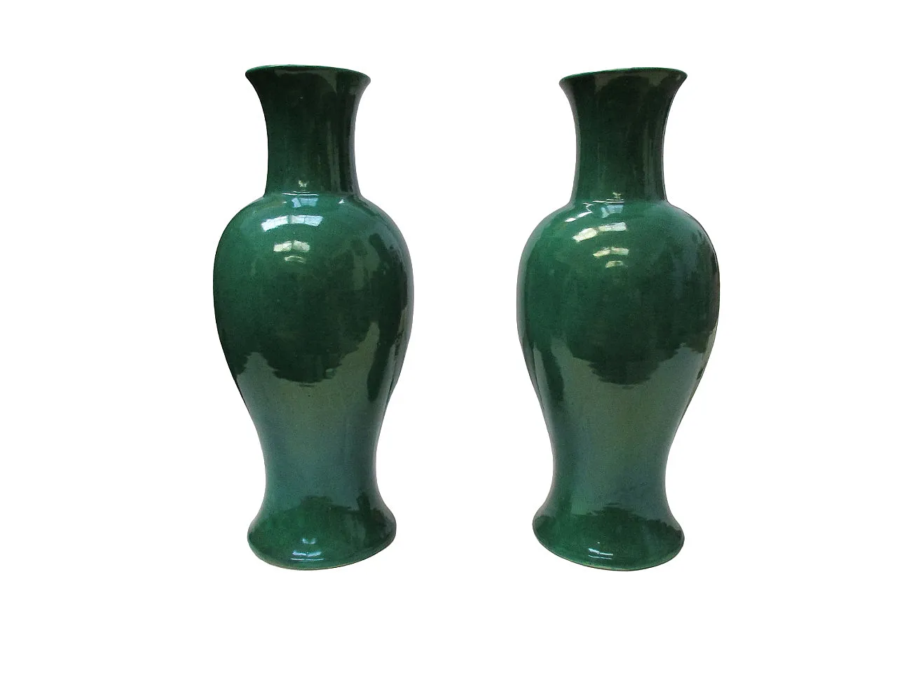 Pair of Chinese vases in single-color green porcelain, 19th century 2