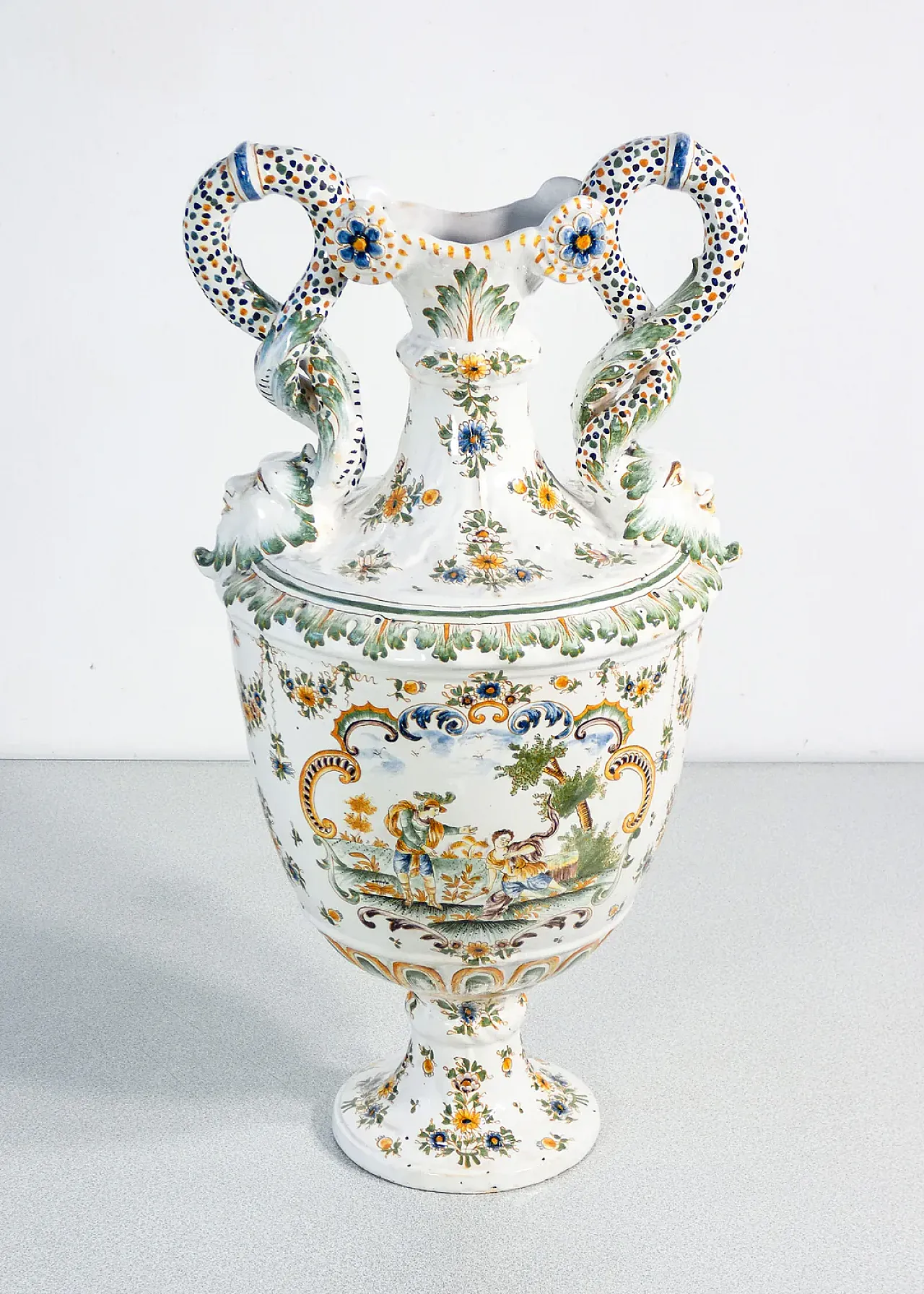 Hand-painted ceramic amphora by Moustiers, 20th century 5