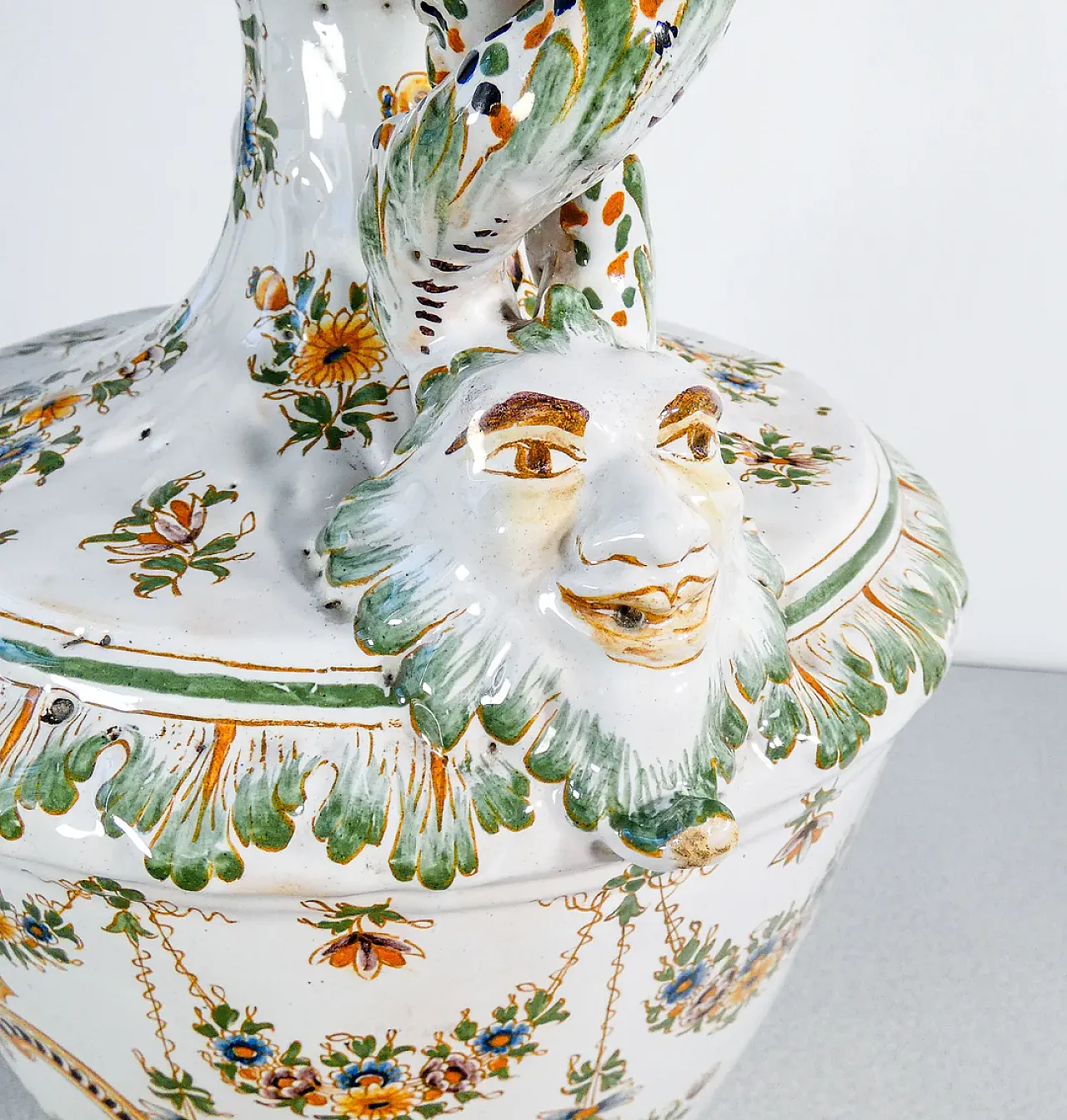 Hand-painted ceramic amphora by Moustiers, 20th century 6