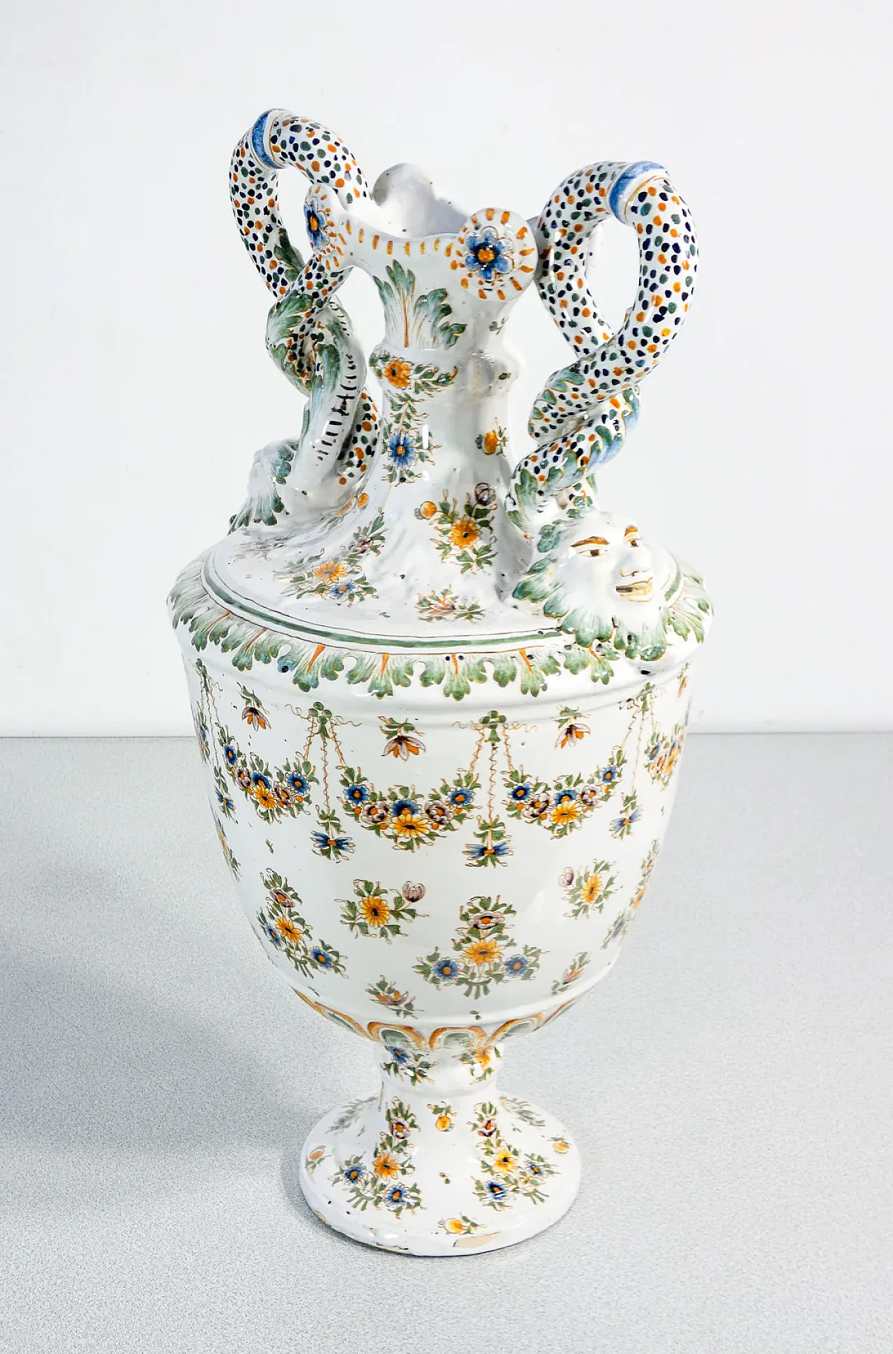Hand-painted ceramic amphora by Moustiers, 20th century 7