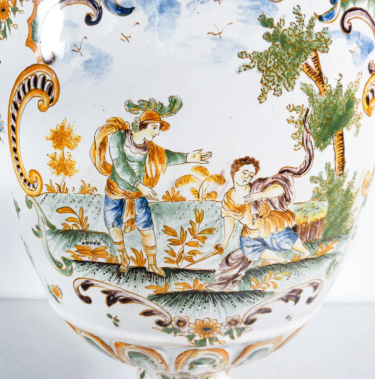 Hand-painted ceramic amphora by Moustiers, 20th century 11