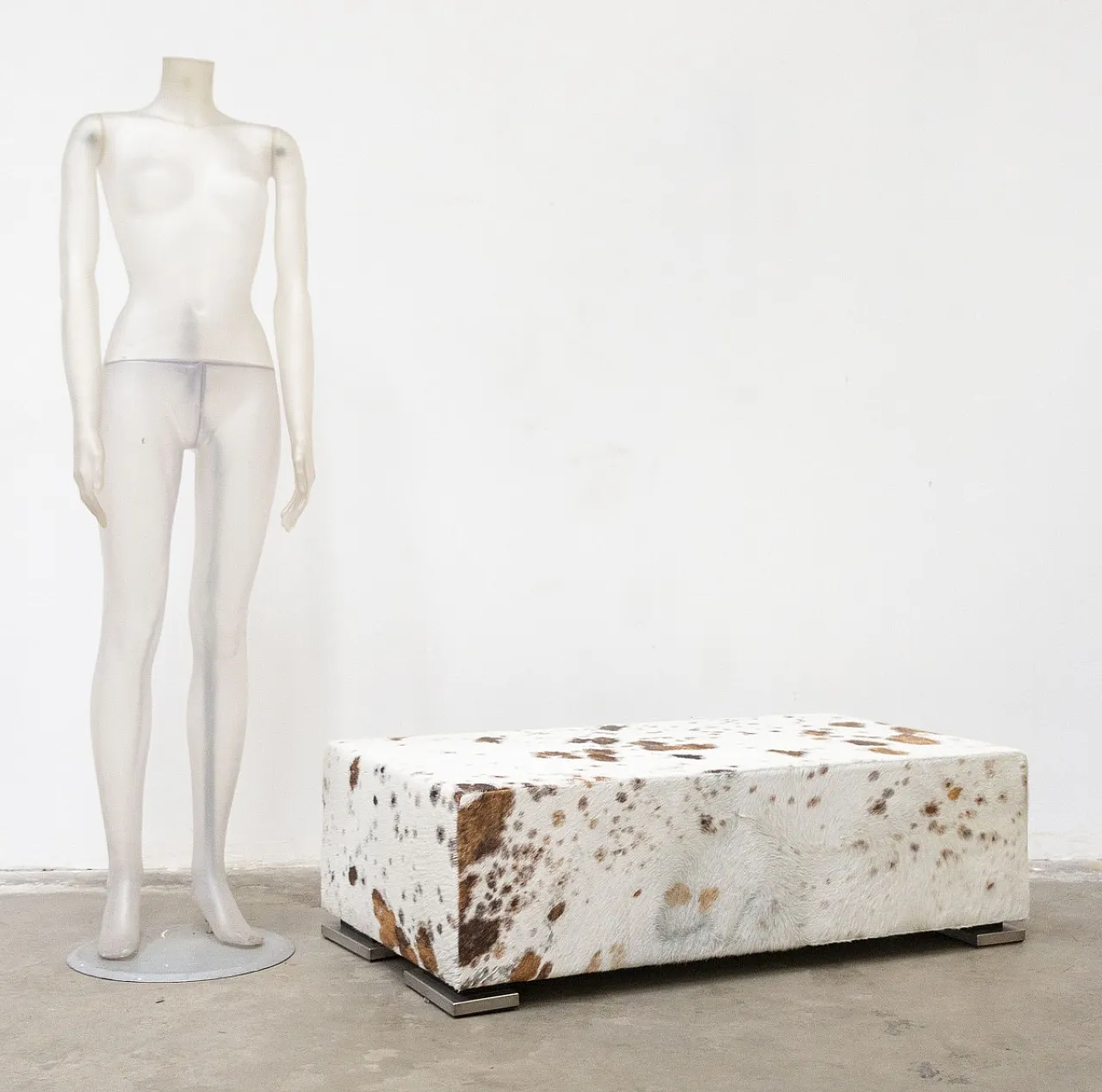 Large metal ottoman covered in cowhide, 20th century 3